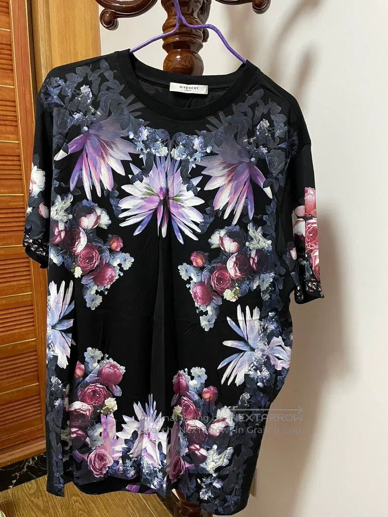 Givenchy Givenchy Classic Floral Short Sleeve Size US S / EU 44-46 / 1 - 1 Thumbnail