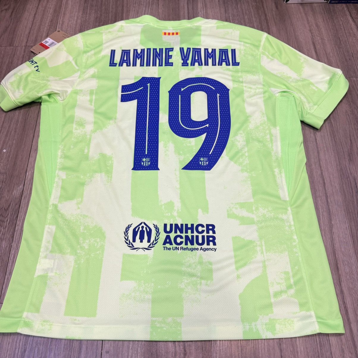 Nike Barcelona 24/25 away shirt #19 Lamine Yamal (bnwt) Size US L / EU 52-54 / 3 - 2 Thumbnail