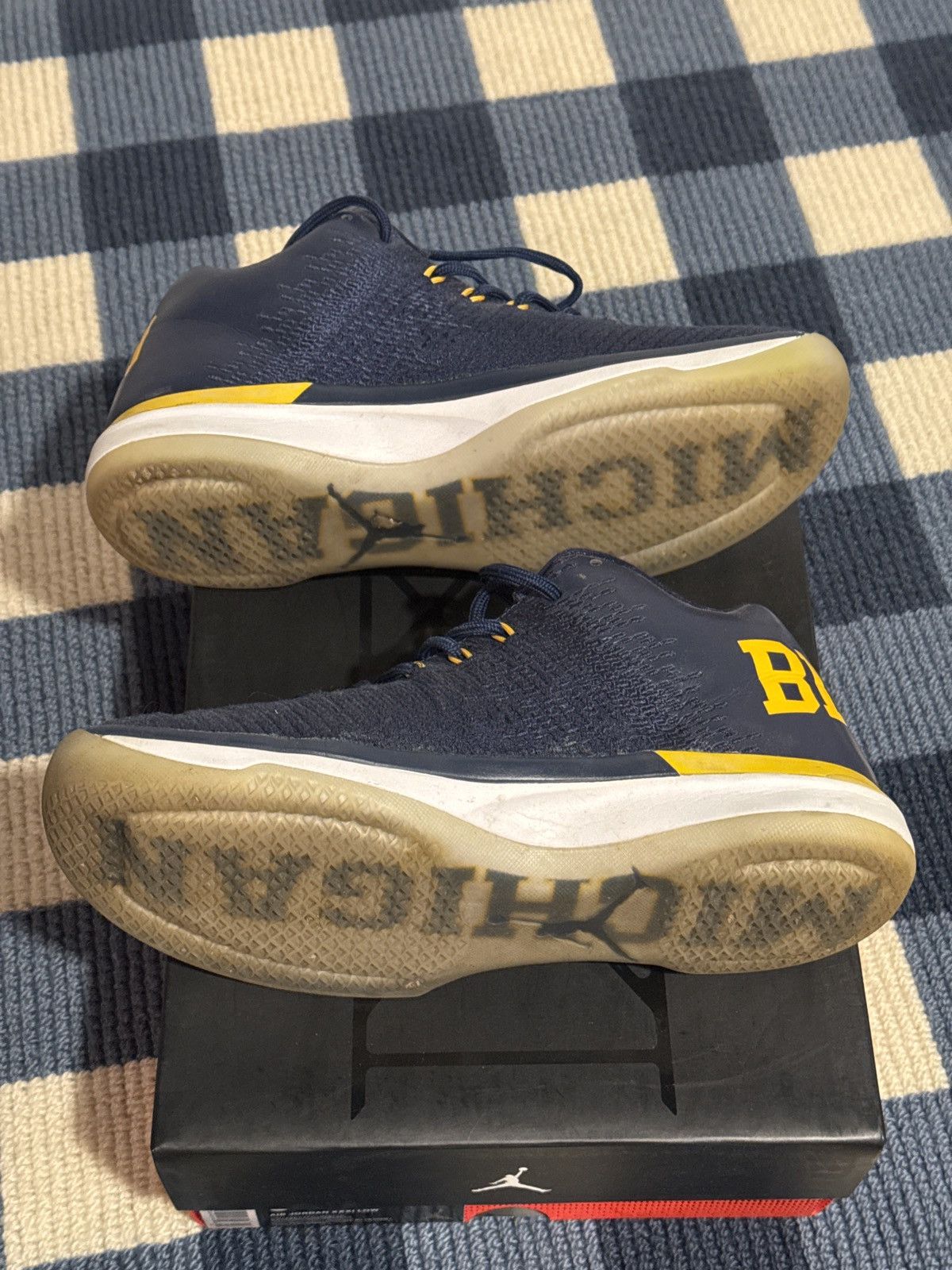 Jordan Brand JORDAN XXXI LOW ‘MICHIGAN’ Size US 10 / EU 43 - 2 Thumbnail