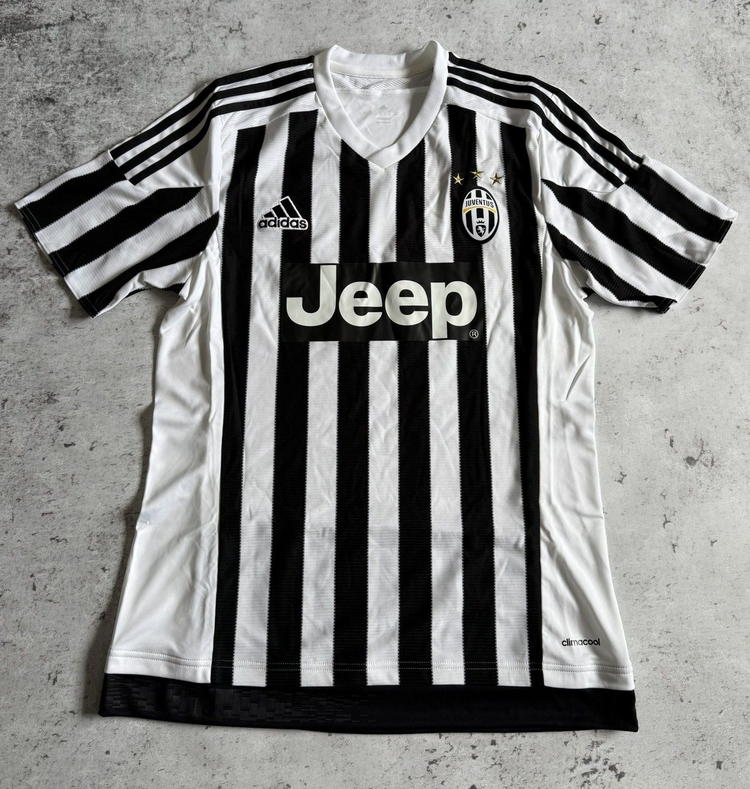 Adidas JUVENTUS 2015 2016 HOME SHIRT SOCCER JERSEY ADIDAS SIZE M Size US M / EU 48-50 / 2 - 1 Thumbnail