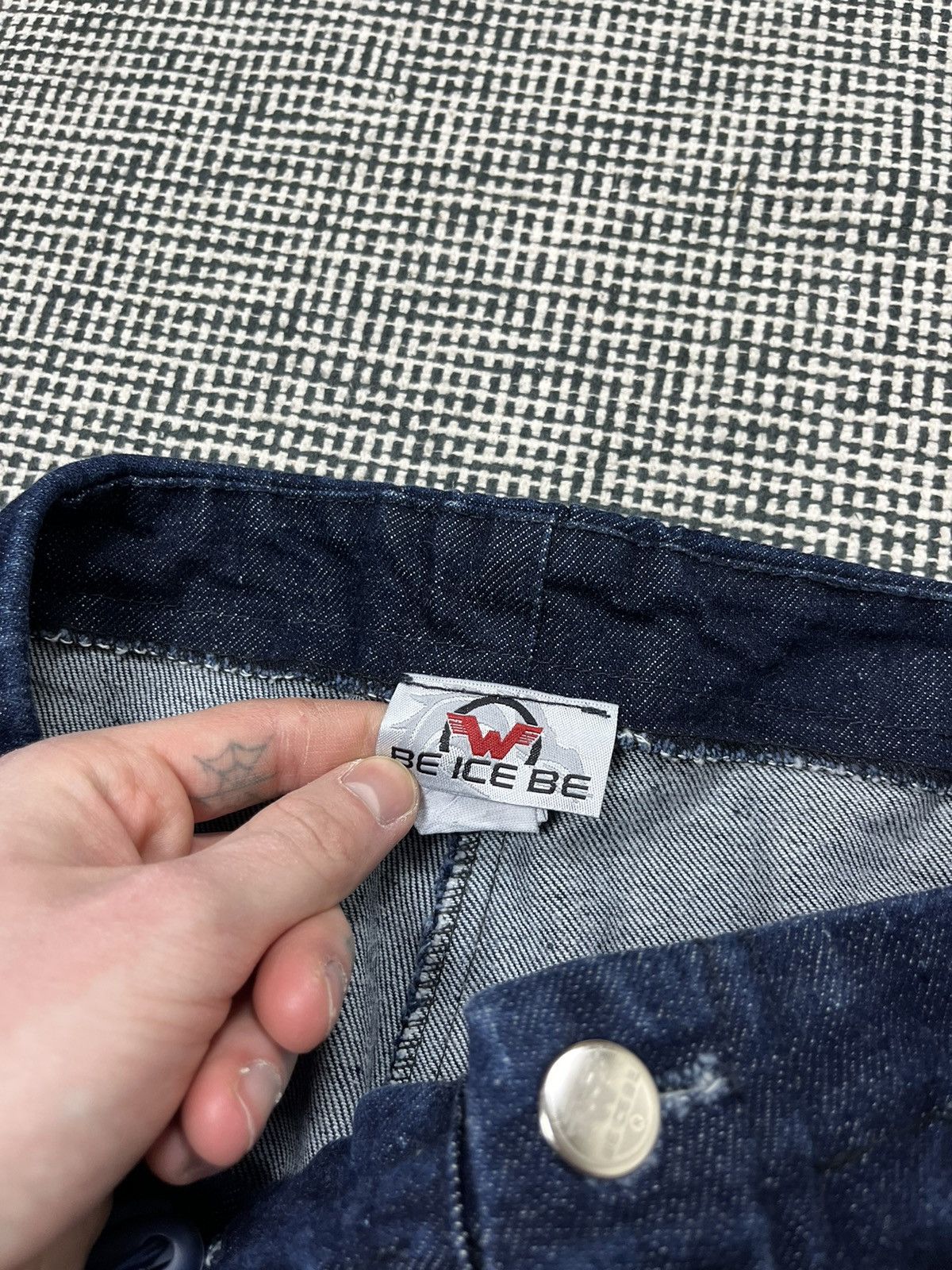 Vintage 90s made in France loose fit jeans Japanese script Size 28" / US 6 / IT 42 - 5 Thumbnail