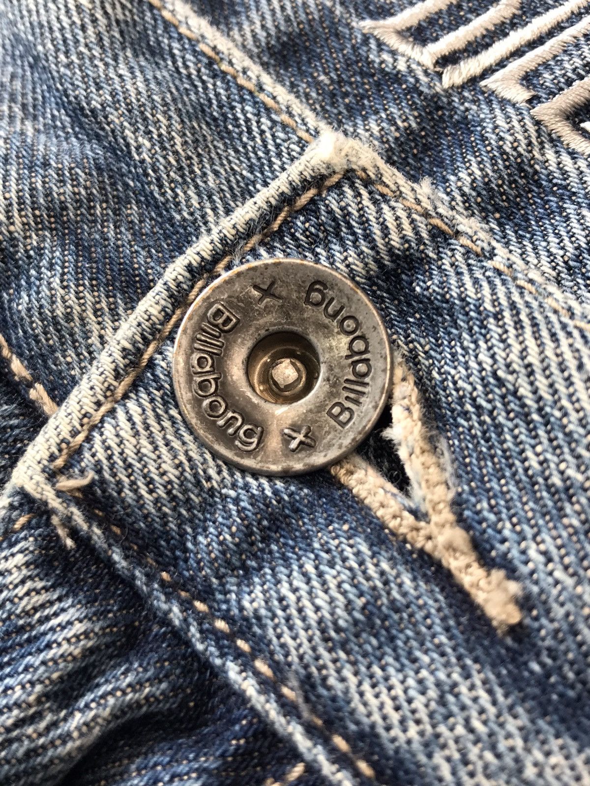 Billabong Vintage billabong embroidered denim Size US 36 / EU 52 - 5 Thumbnail