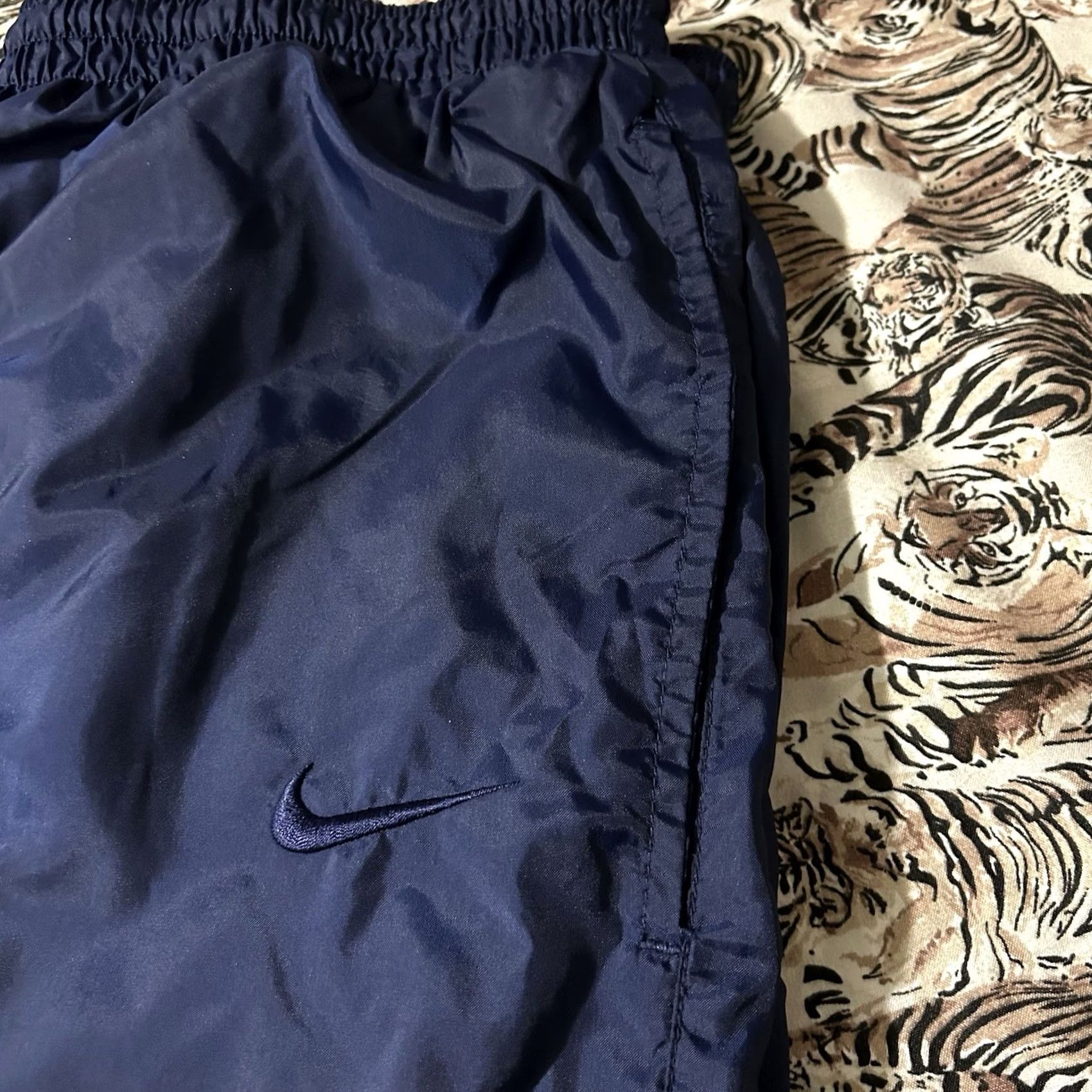 Nike VINTAGE Nike Track Pants Baggy Windbreaker 90s Navy Size Large Men L Blue Size US 33 - 3 Thumbnail
