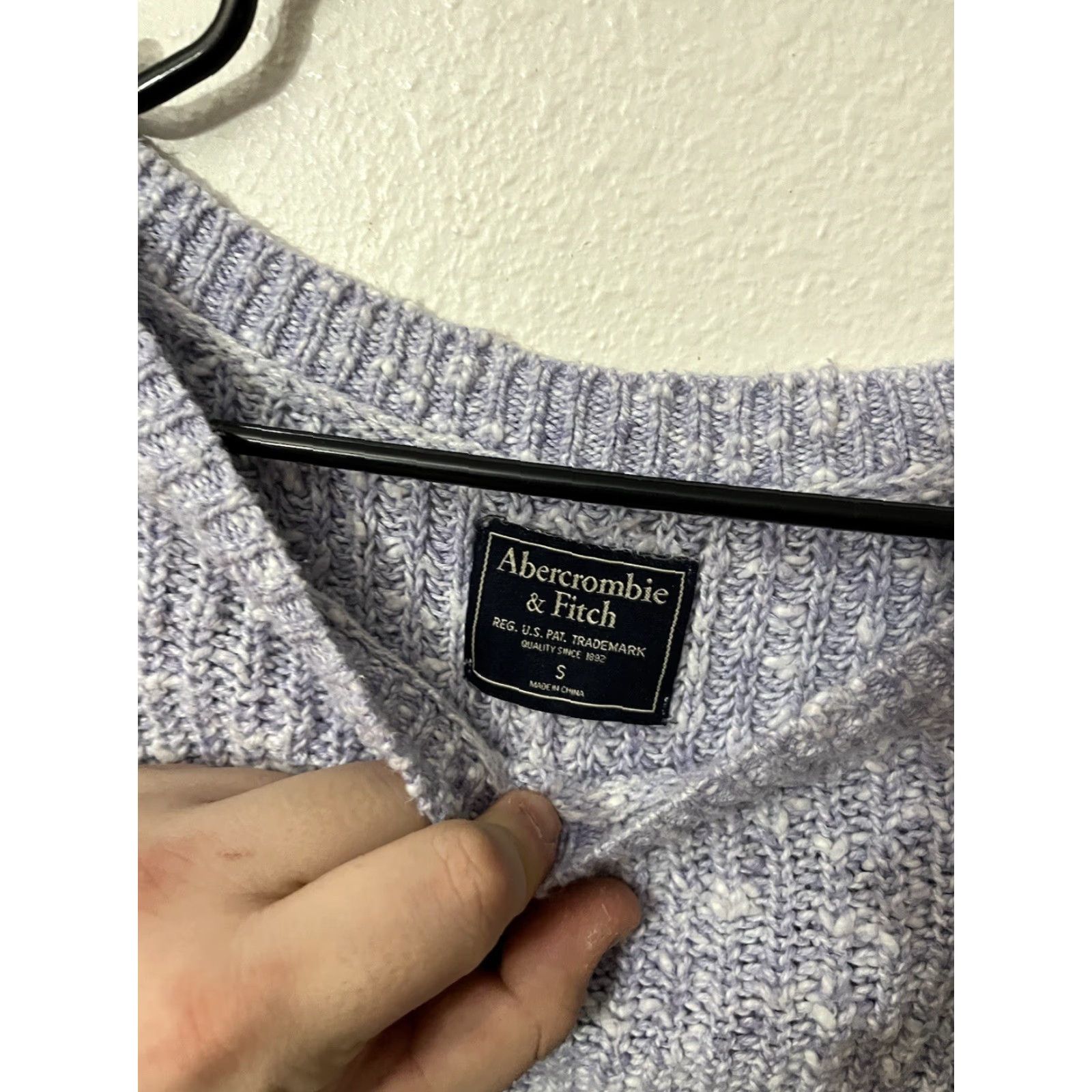 Abercrombie & Fitch Abercrombie & Fitch Sweatshirt Womens Small Blue Pullover Crew Neck Cotton Blend Knit Long Sleeve Casual Pullover Blue 90s? Size S / US 4 / IT 40 - 2 Thumbnail