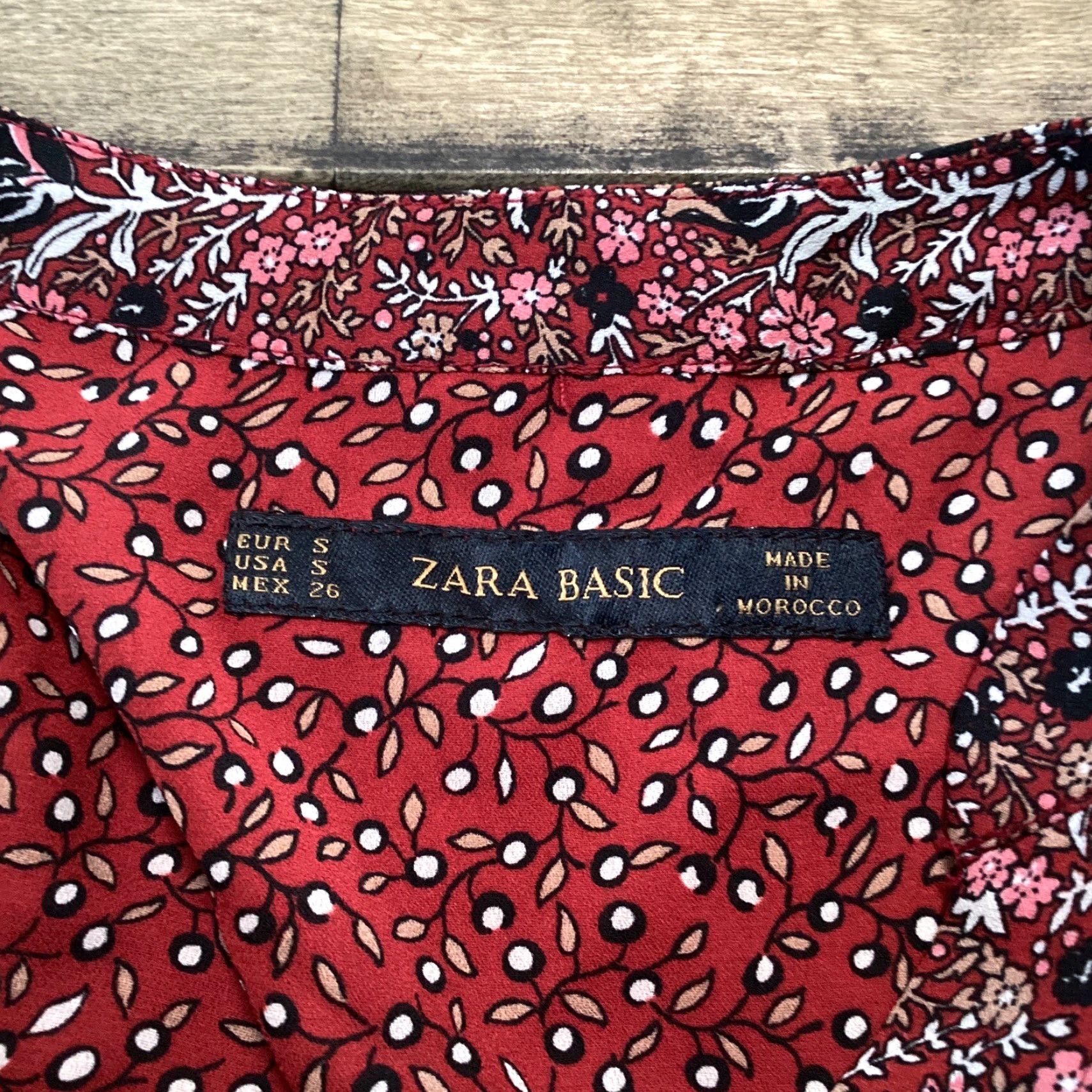 Zara Zara Basic Women S Burgundy Floral Patchwork V Neck Pullover Blouse Boho Shirt Patchwork Floral V-Neck Long Sleeve Button Cuffs You May Also Like Size S / US 4 / IT 40 - 3 Thumbnail