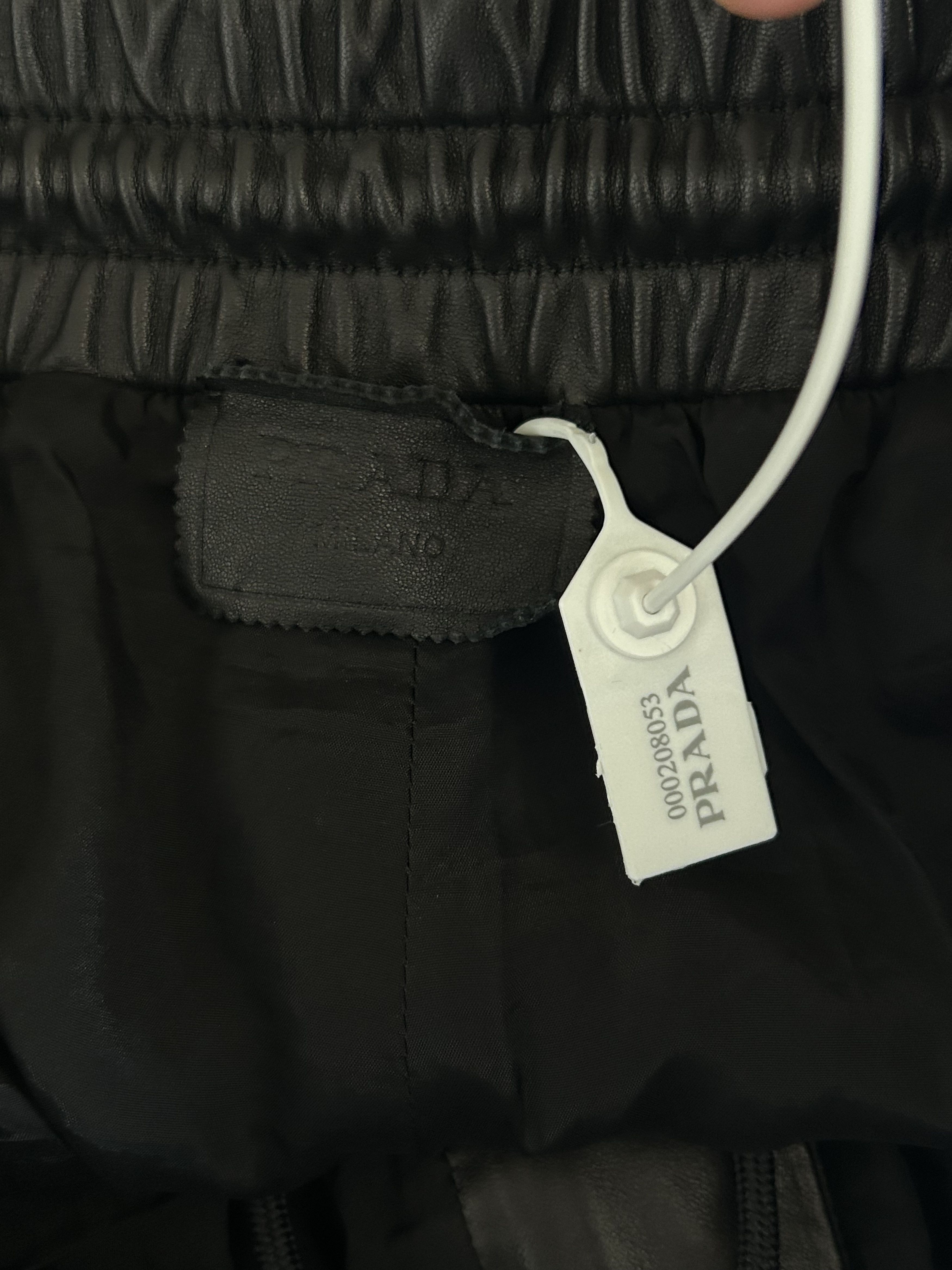 Prada Prada Black Logo Shorts Size US 30 / EU 46 - 3 Thumbnail