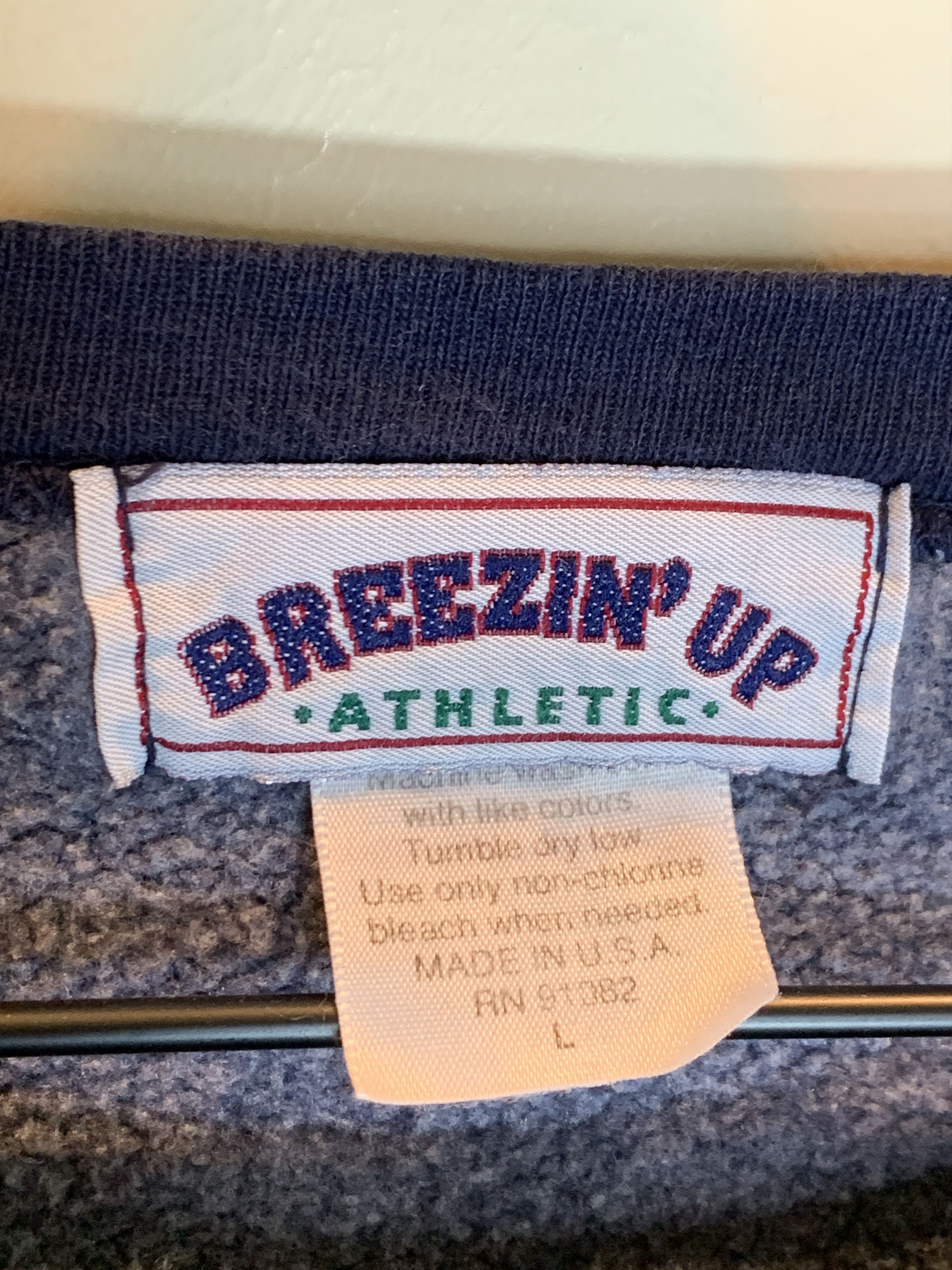 Vintage *RARE* Vintage East Hampton New York USA-Made Sweatshirt Size US L / EU 52-54 / 3 - 6 Thumbnail