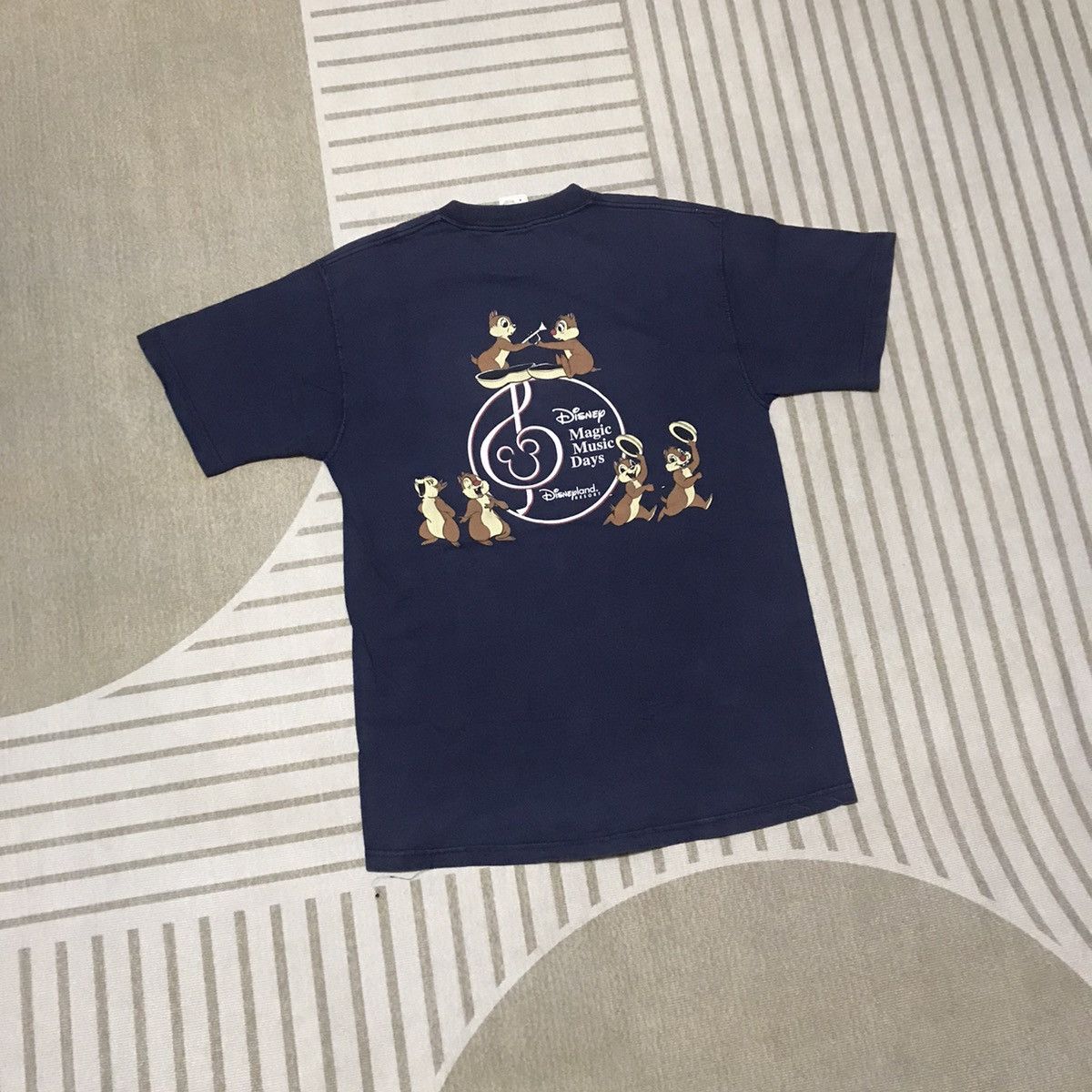 Disney × Vintage VINTAGE DISNEYLAND RESORT CHIPSMUNK 00s RARE TEE Size US M / EU 48-50 / 2 - 1 Thumbnail
