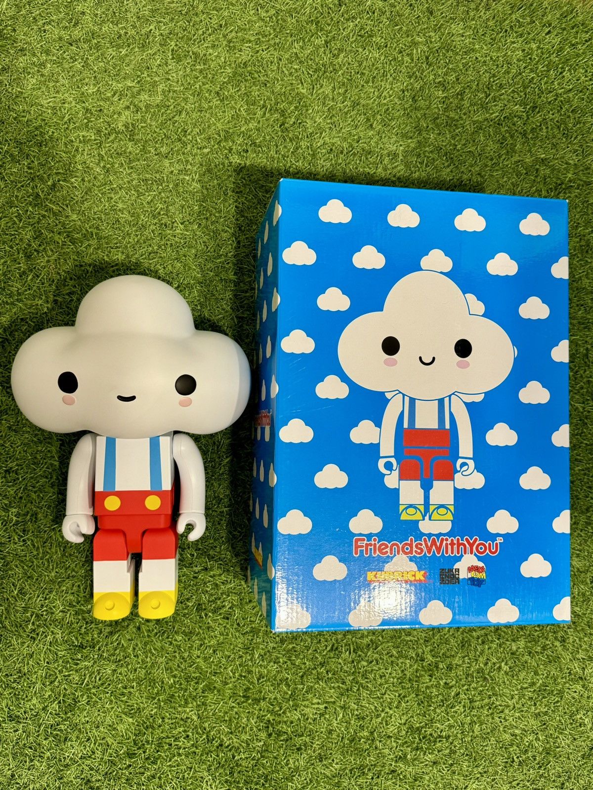 KUBRICK FriendsWithYou Little Cloud Boy gray 400% BE@RBRICK
