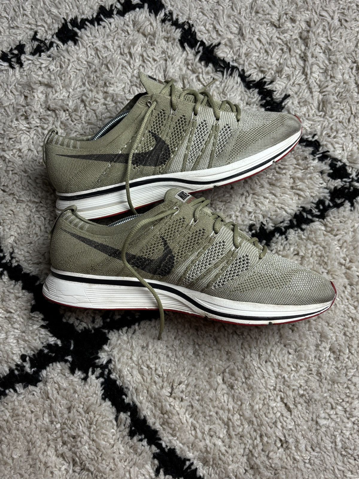 Nike Nike Flyknit Trainer Neutral Olive Low Sneakers Streetwear Size US 9.5 / EU 42-43 - 3 Thumbnail