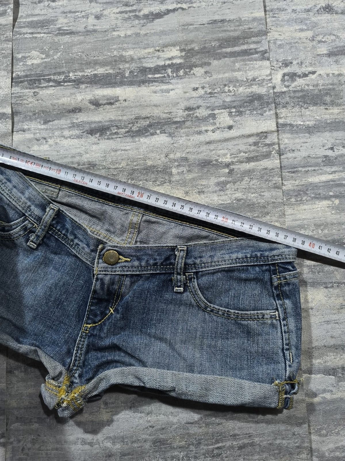 Abercrombie & Fitch super mini lowrise micro denim Abercrombie shorts Size 30" / US 8 / IT 44 - 7 Thumbnail