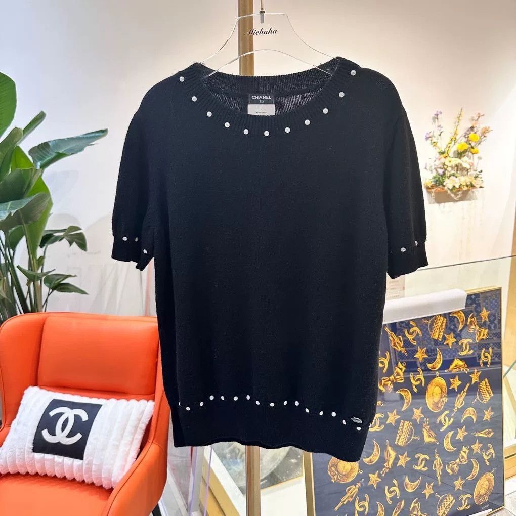 Chanel Chanel Black Pearl Knit Short-Sleeve Top Size XXS / US 00 / IT 34 - 1 Thumbnail