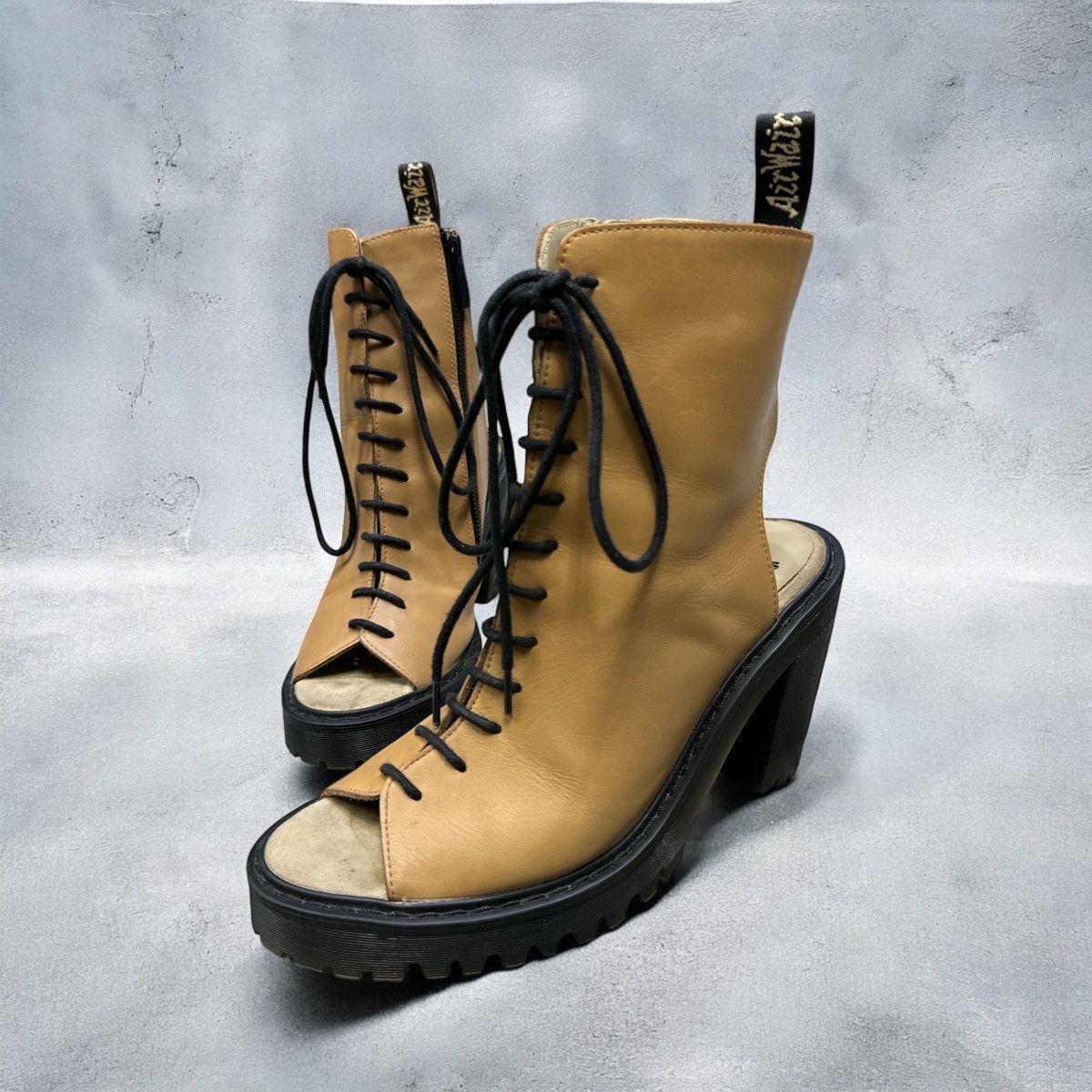 Dr. Martens DR MARTENS CARMELITA LACES BOOTS Size US 8.5 / IT 38.5 - 2 Thumbnail