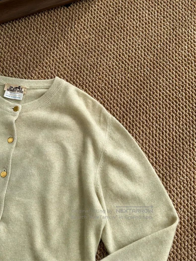 Hermes Hermes Gold Button Cashmere Knit Top, Madder Red Size L / US 10 / IT 46 - 5 Thumbnail