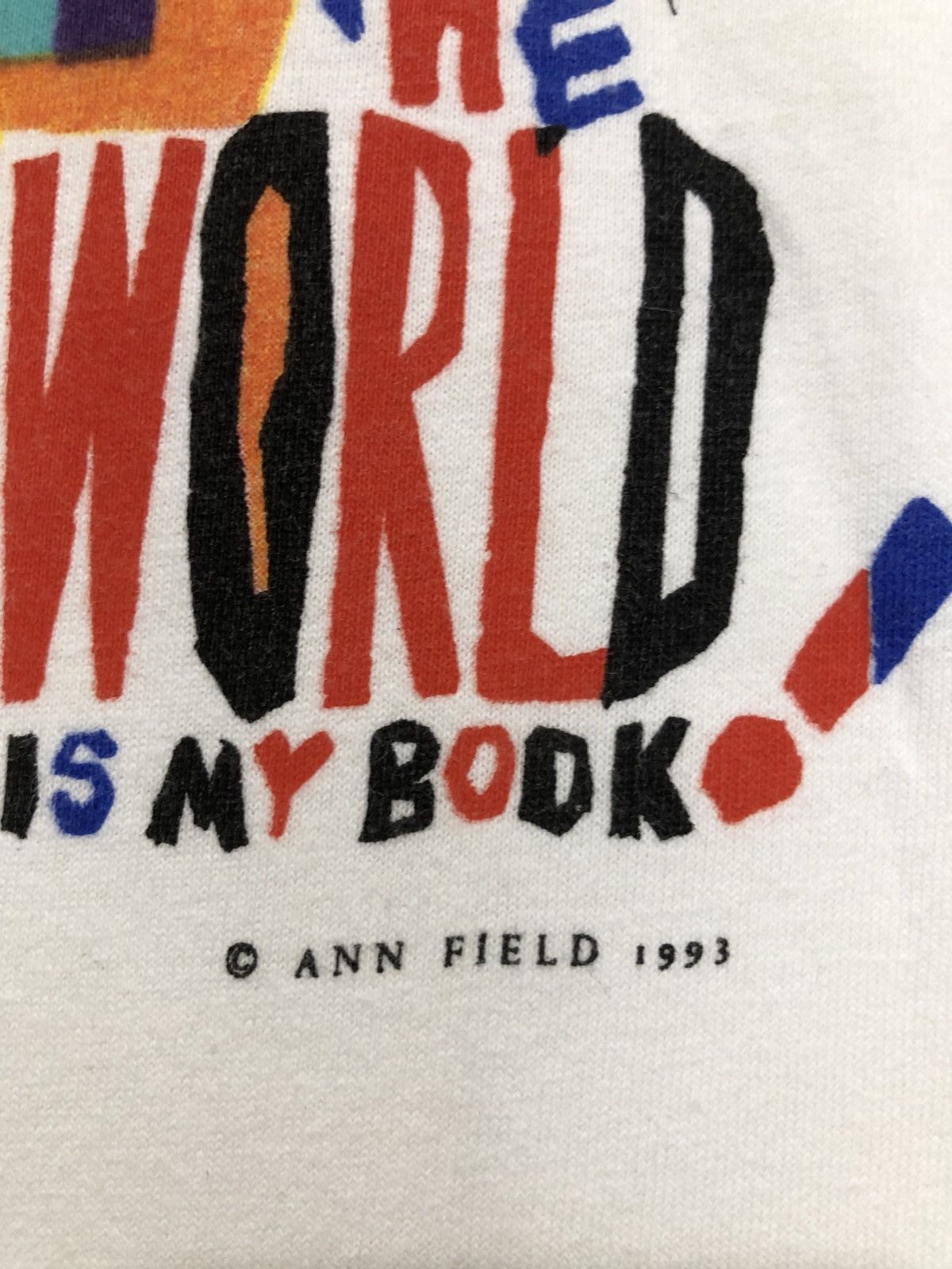 Vintage Vintage The World Is My Book Ann Field T-Shirt Size US L / EU 52-54 / 3 - 3 Thumbnail