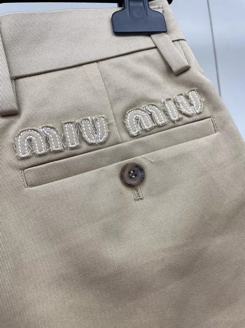 Prada Miu Miu Classic Khaki Casual Shorts -2505 Size 35" - 3 Thumbnail
