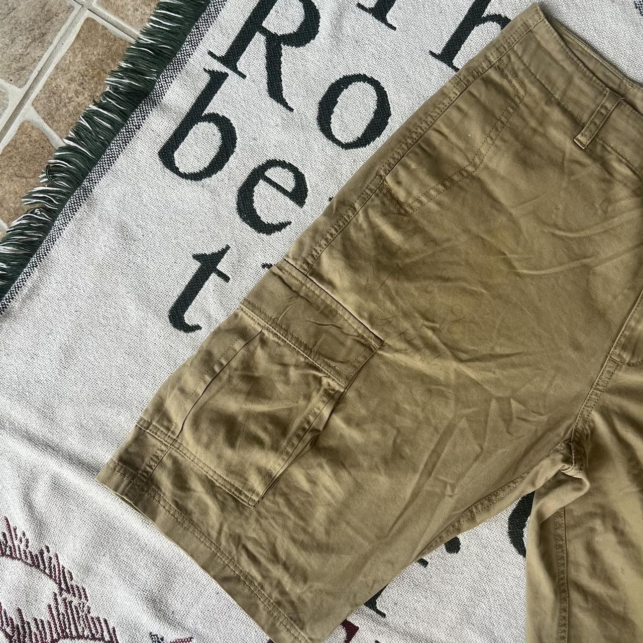 Sean John × Vintage Vintage Y2K/2000s Sean John Khaki Skater Style Cargo Shorts! Size US 32 / EU 48 - 2 Thumbnail