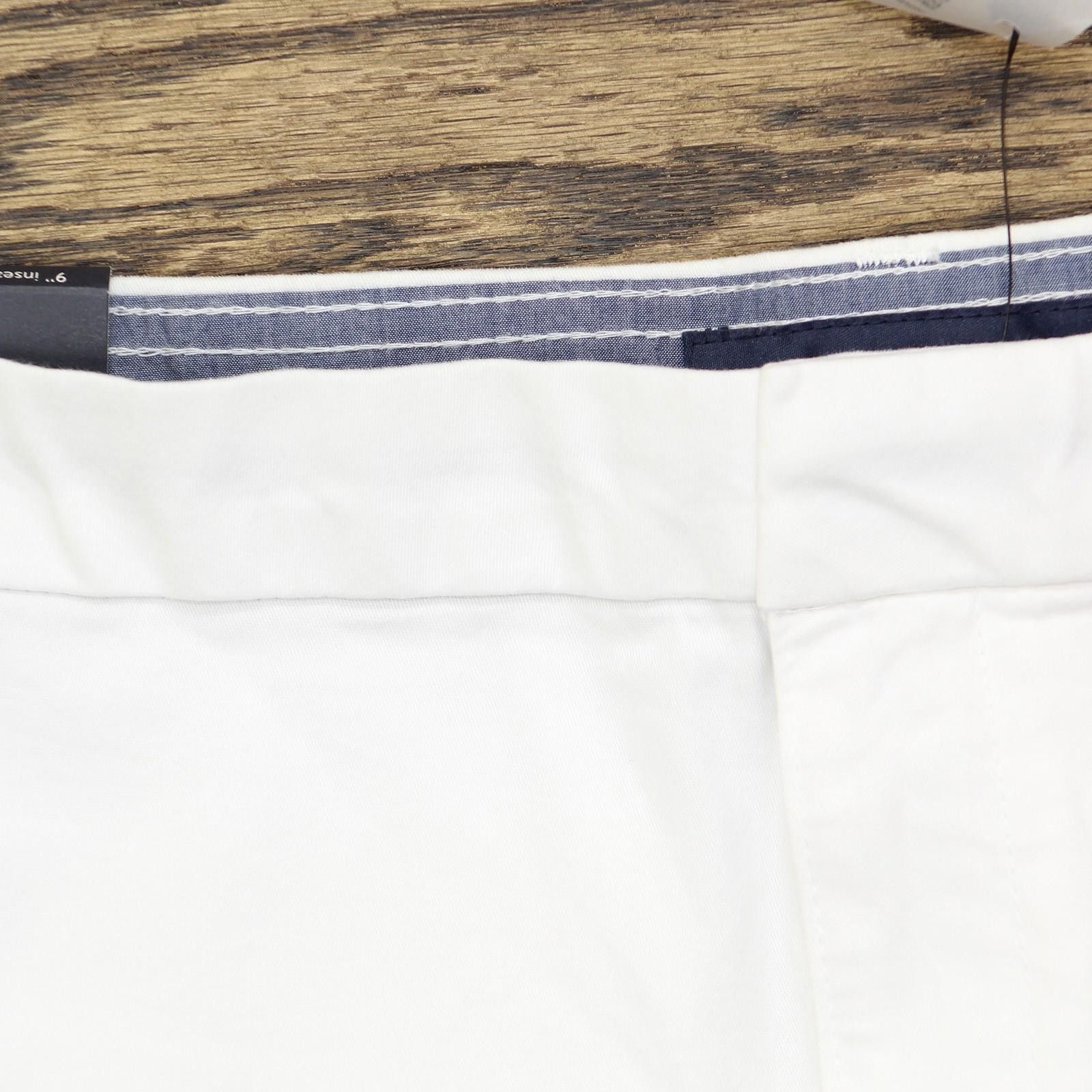 Tommy Hilfiger Nwt Tommy Hilfiger Casual Bermuda Shorts W3rw0236 White 20w Size 42" / US 20 - 4 Thumbnail