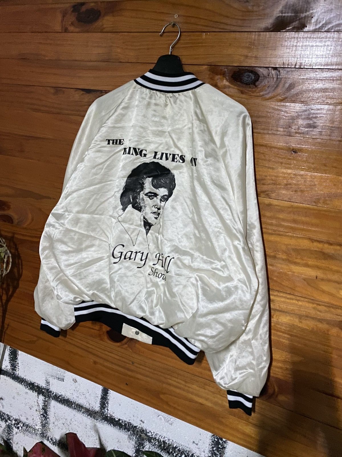 Vintage Vintage 70s King Louie “The King Lives On – Gary Hill Show” Size US XL / EU 56 / 4 - 4 Thumbnail