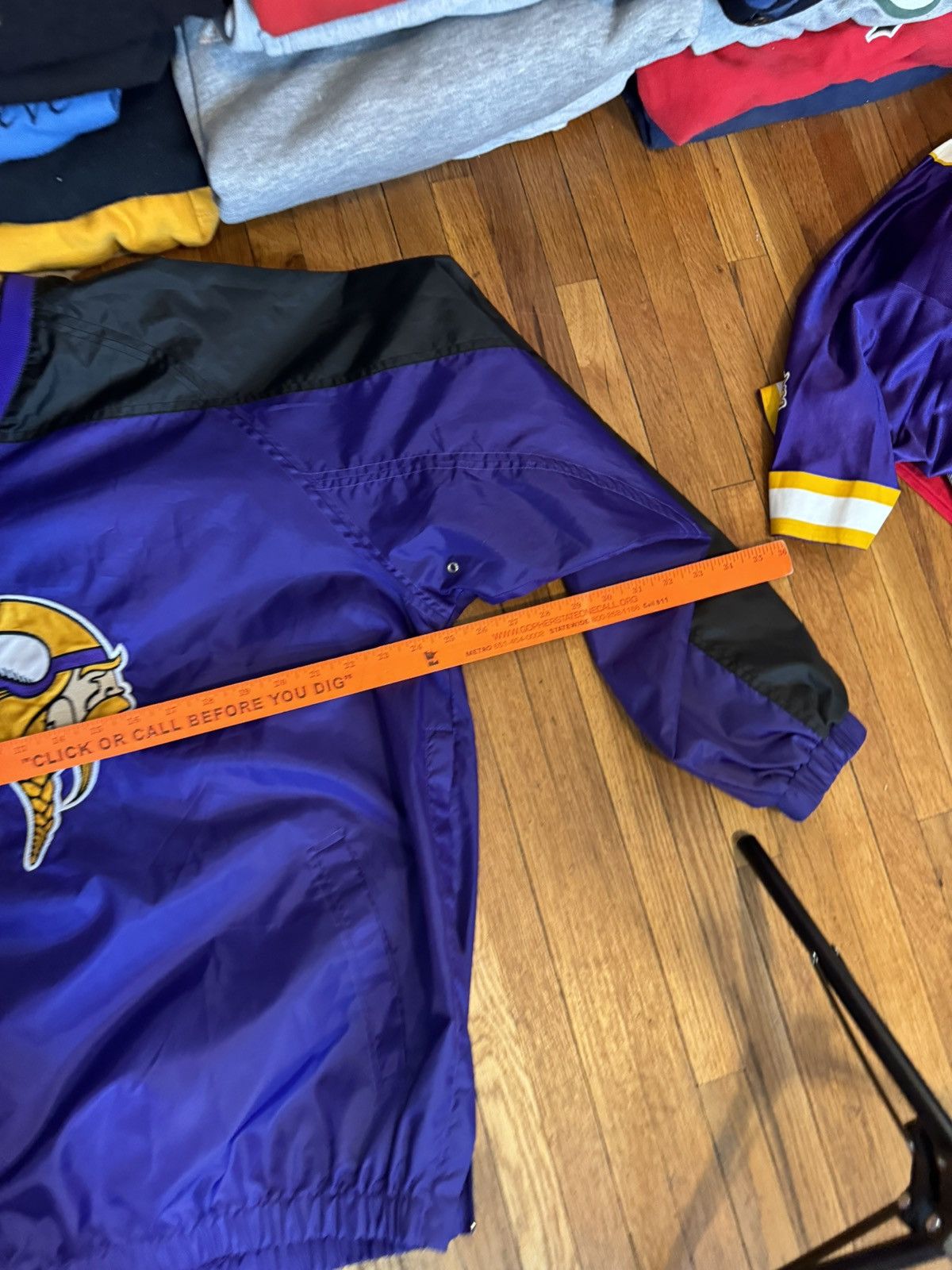 NFL Vintage Minnesota Vikings Windbreaker Size US L / EU 52-54 / 3 - 7 Thumbnail