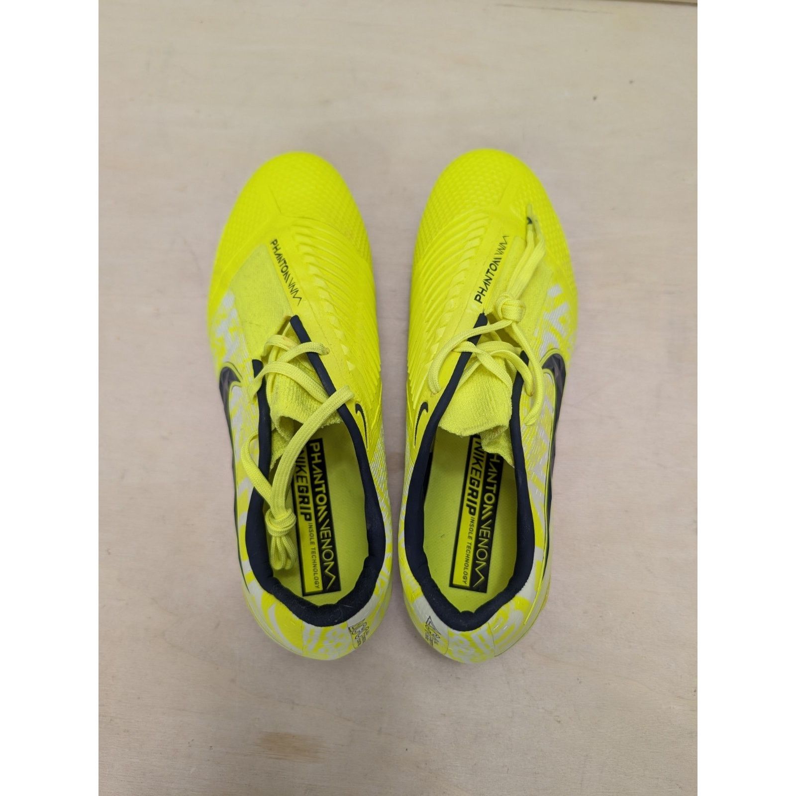 Nike Nike Phantom Venom Elite FG ACC Soccer Cleats Men Volt 6 US Size US 6 / EU 39 - 8 Thumbnail