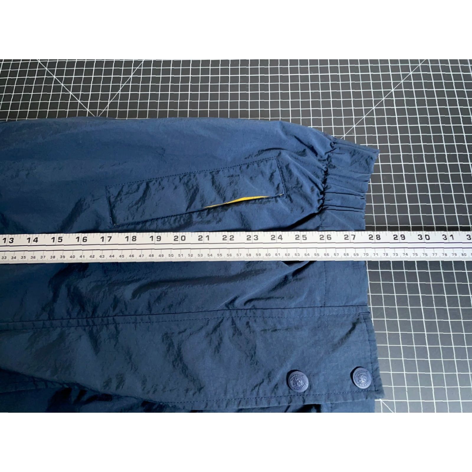 Tommy Hilfiger VINTAGE Tommy Hilfiger Windbreaker Jacket Adult Large Blue Full Zip Hooded 90s Hip Hop Retro Mens Size US L / EU 52-54 / 3 - 6 Thumbnail