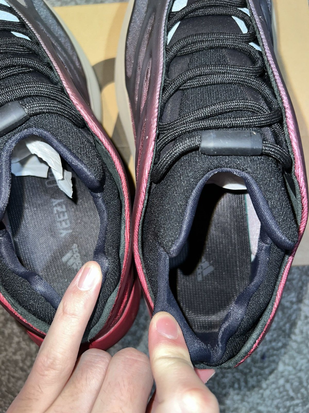 Adidas Adidas yeezy 700 v3 fade carbon Size US 11.5 / EU 44-45 - 5 Thumbnail