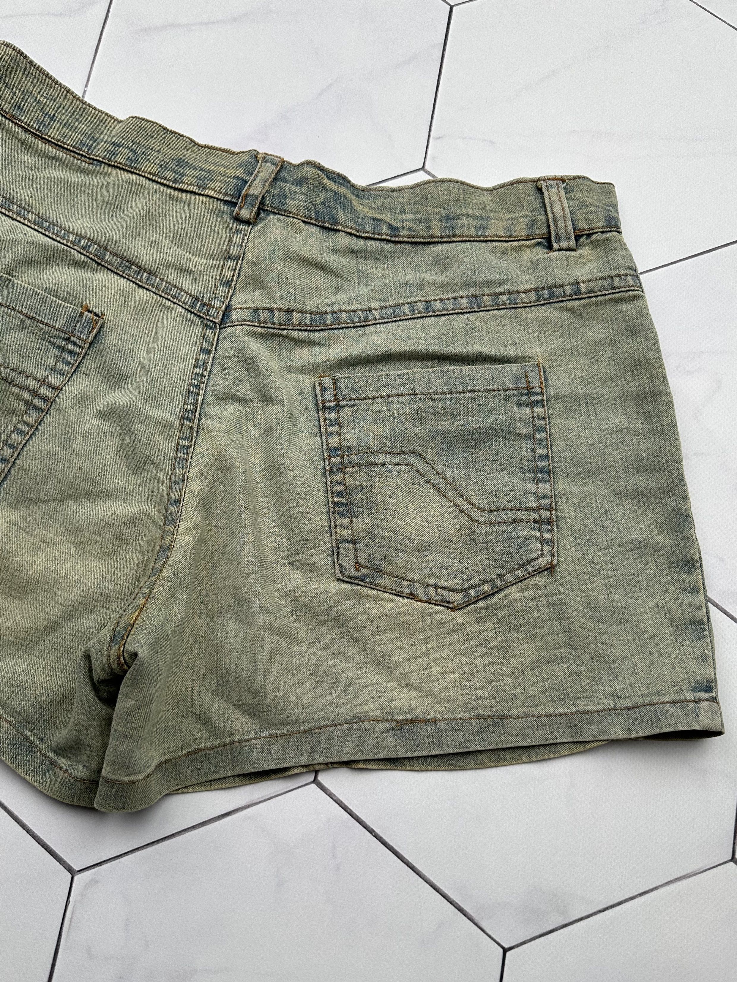 Japanese Brand × Vintage Vintage Faded Bondage Mini Shorts Size 28" / US 6 / IT 42 - 8 Thumbnail