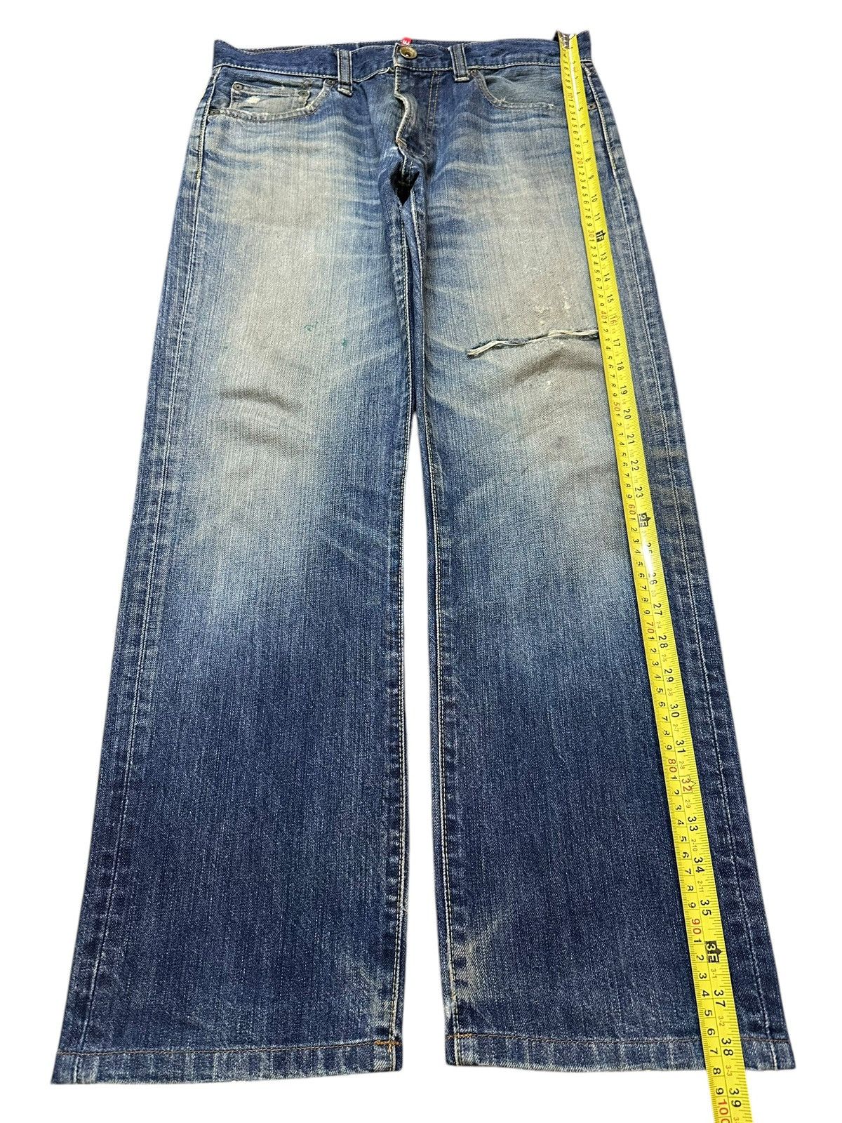 Uniqlo Vintage Japanese Uniqlo Blue Faded Wash Distress Loose Jeans Size US 32 / EU 48 - 12 Thumbnail
