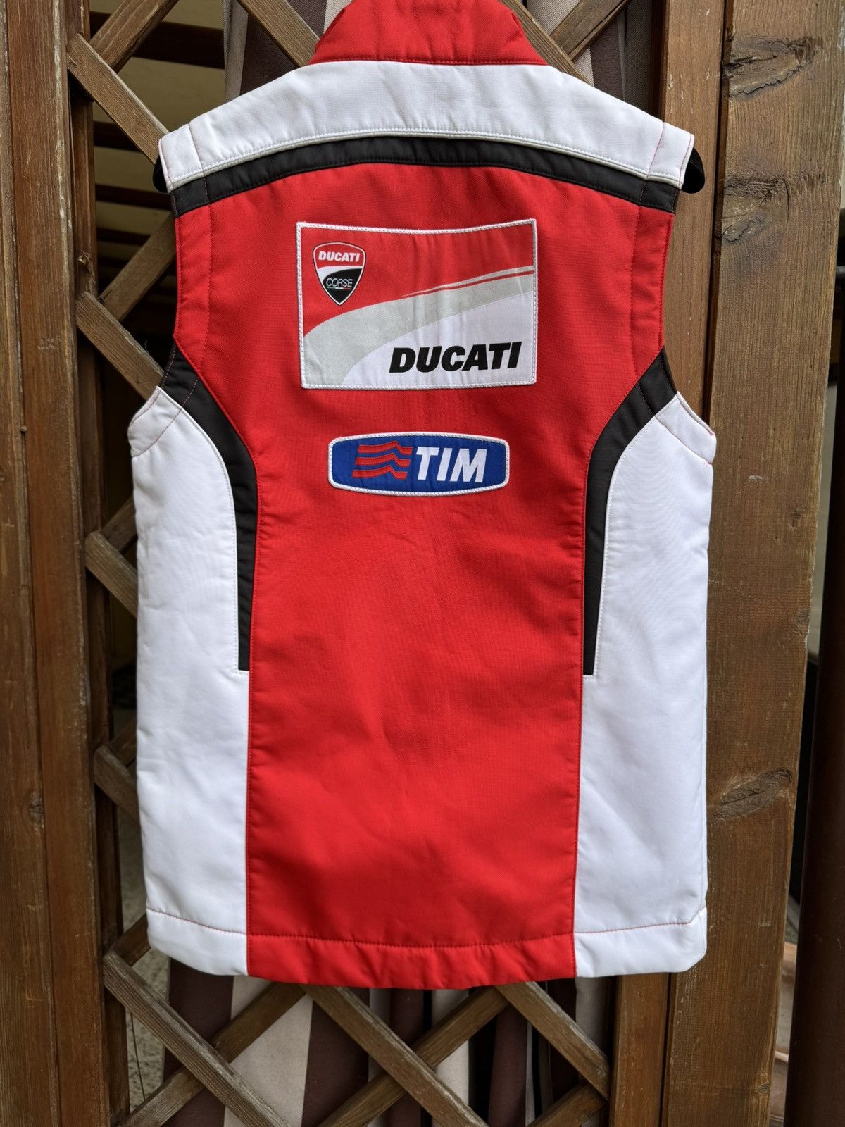 Ducati Ducati team vest Size US XS / EU 42 / 0 - 4 Thumbnail