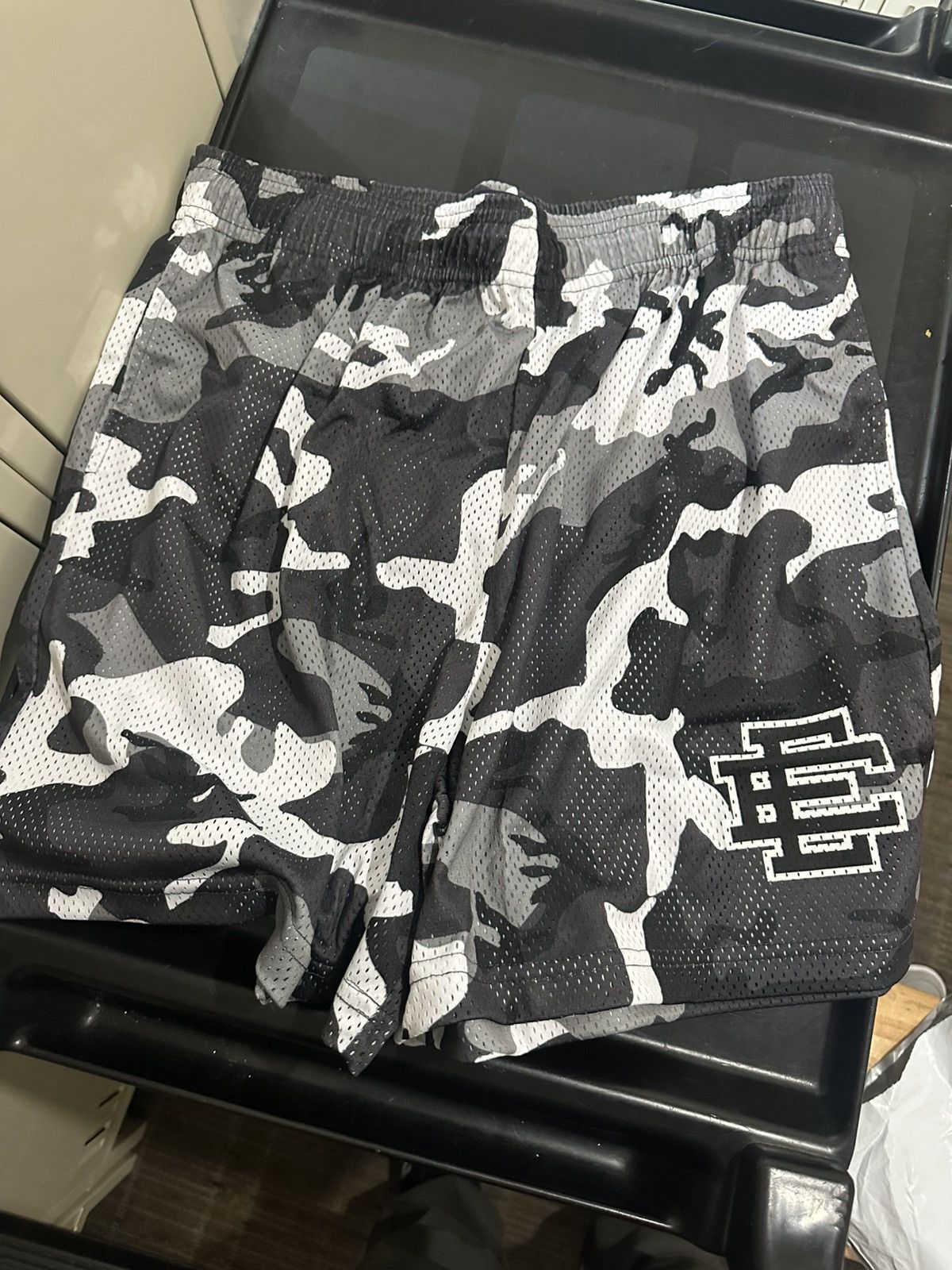 Eric Emanuel eric emmanuel shorts camo Size US 40 / EU 56 - 7 Thumbnail