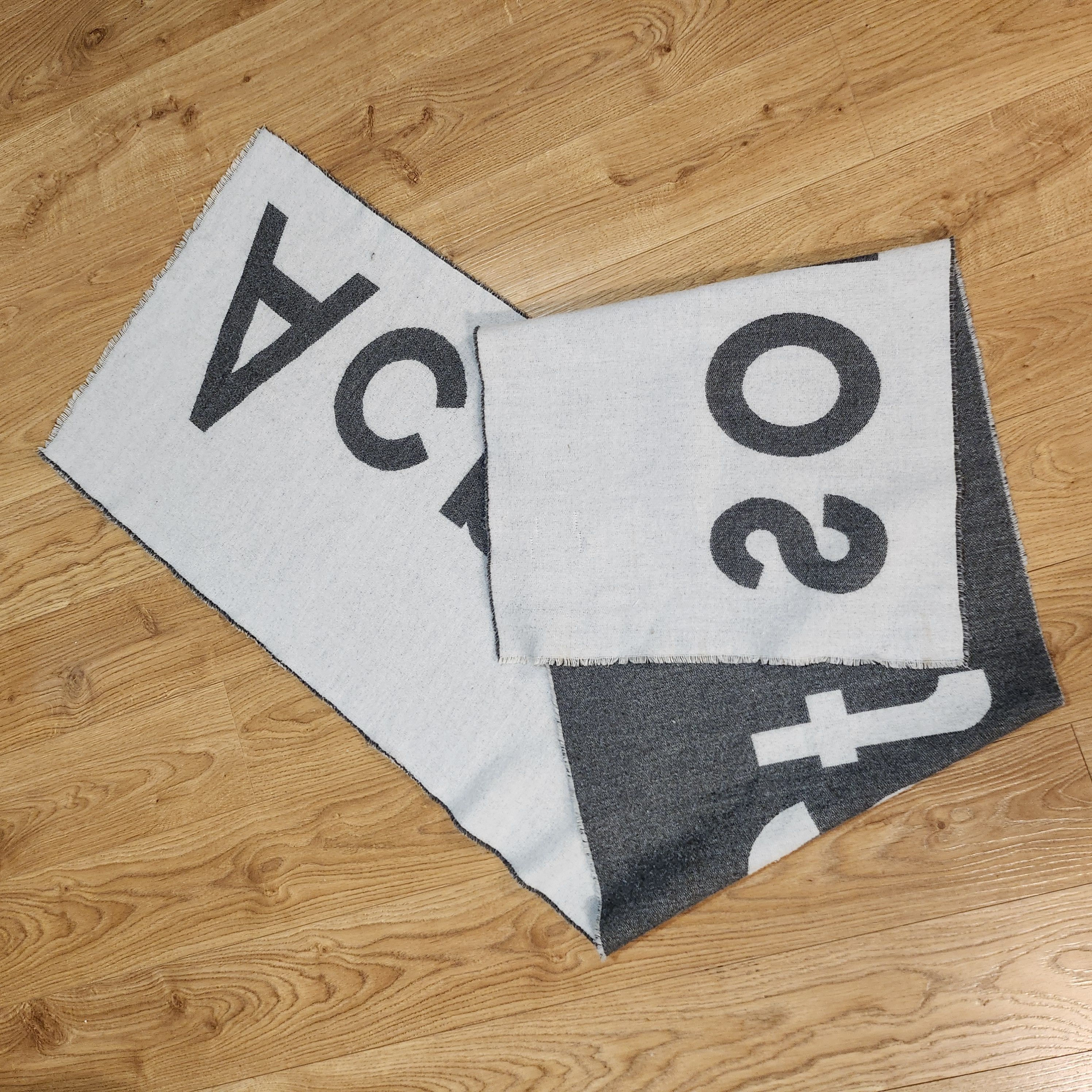 Acne Studios Acne Studios Big Logo Scarf Vintage Virgin Wool Size ONE SIZE - 4 Thumbnail