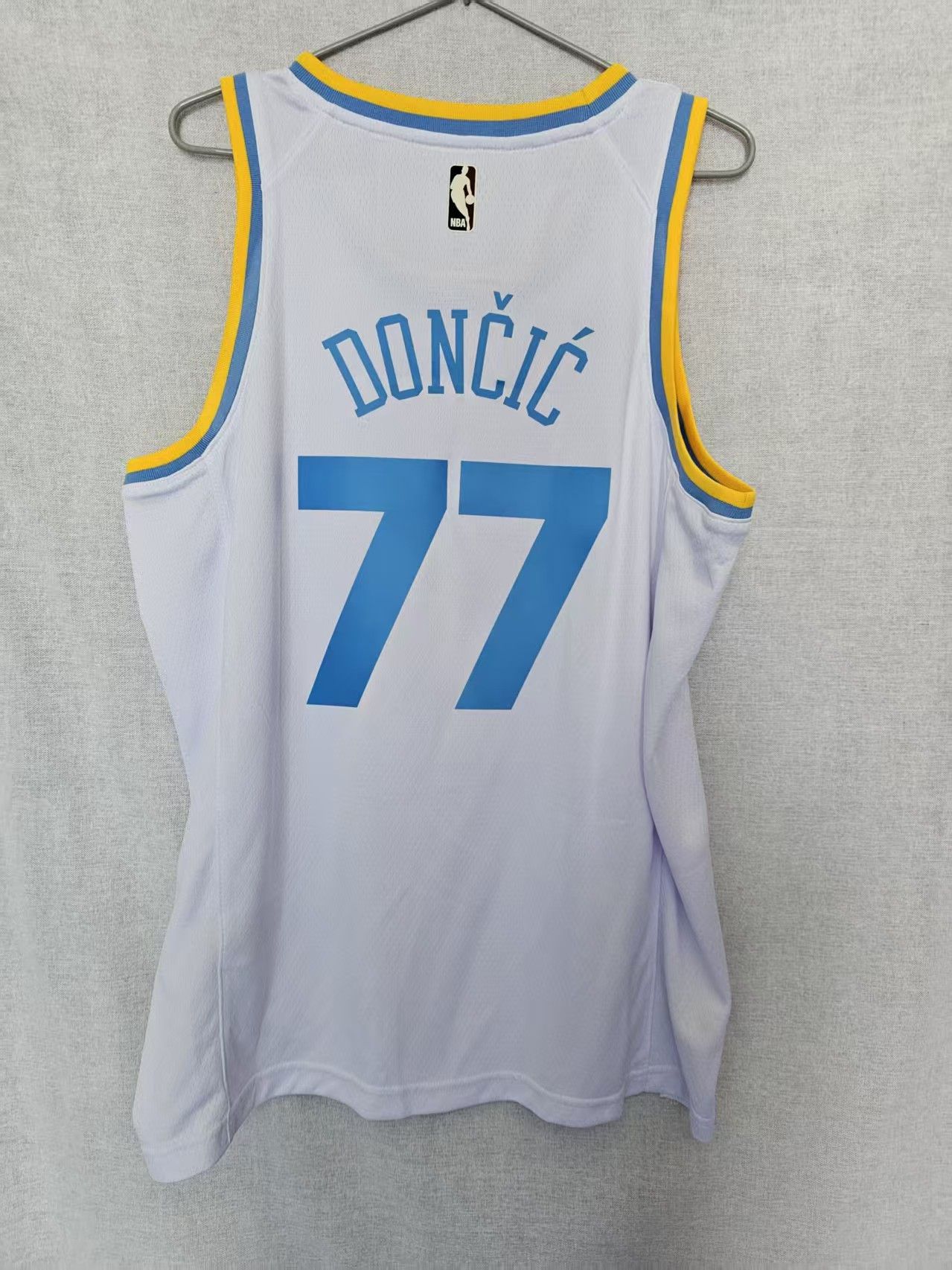 NBA Lakers #77 Luka Dončić Jersey XL Vintage White Size US XL / EU 56 / 4 - 2 Thumbnail