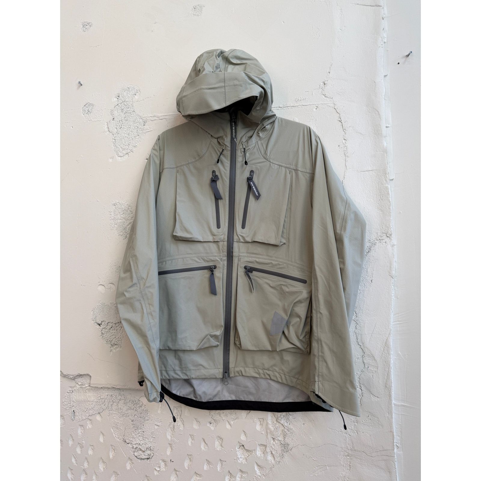 And Wander and wander EVent Dropping Pocket Rain Jacket Size US L / EU 52-54 / 3 - 1 Thumbnail