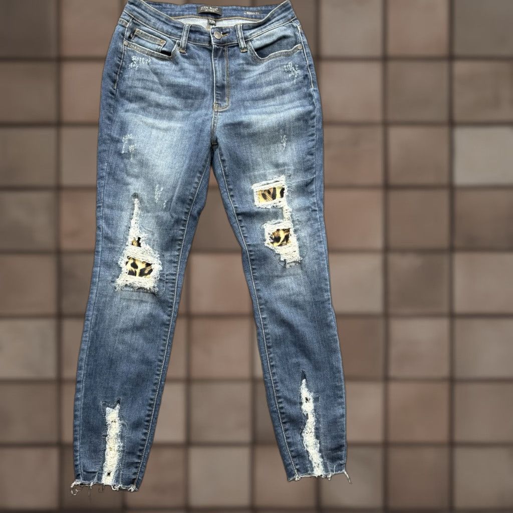 Vintage Judy Blue Jeans Women 28 Blue Cotton Denim Mid Rise Distressed Skinny Fit Casual Style 28 in Inseam 27 Short Bow Zipper Button Logo Vintage? No Size 28" / US 6 / IT 42 - 1 Thumbnail
