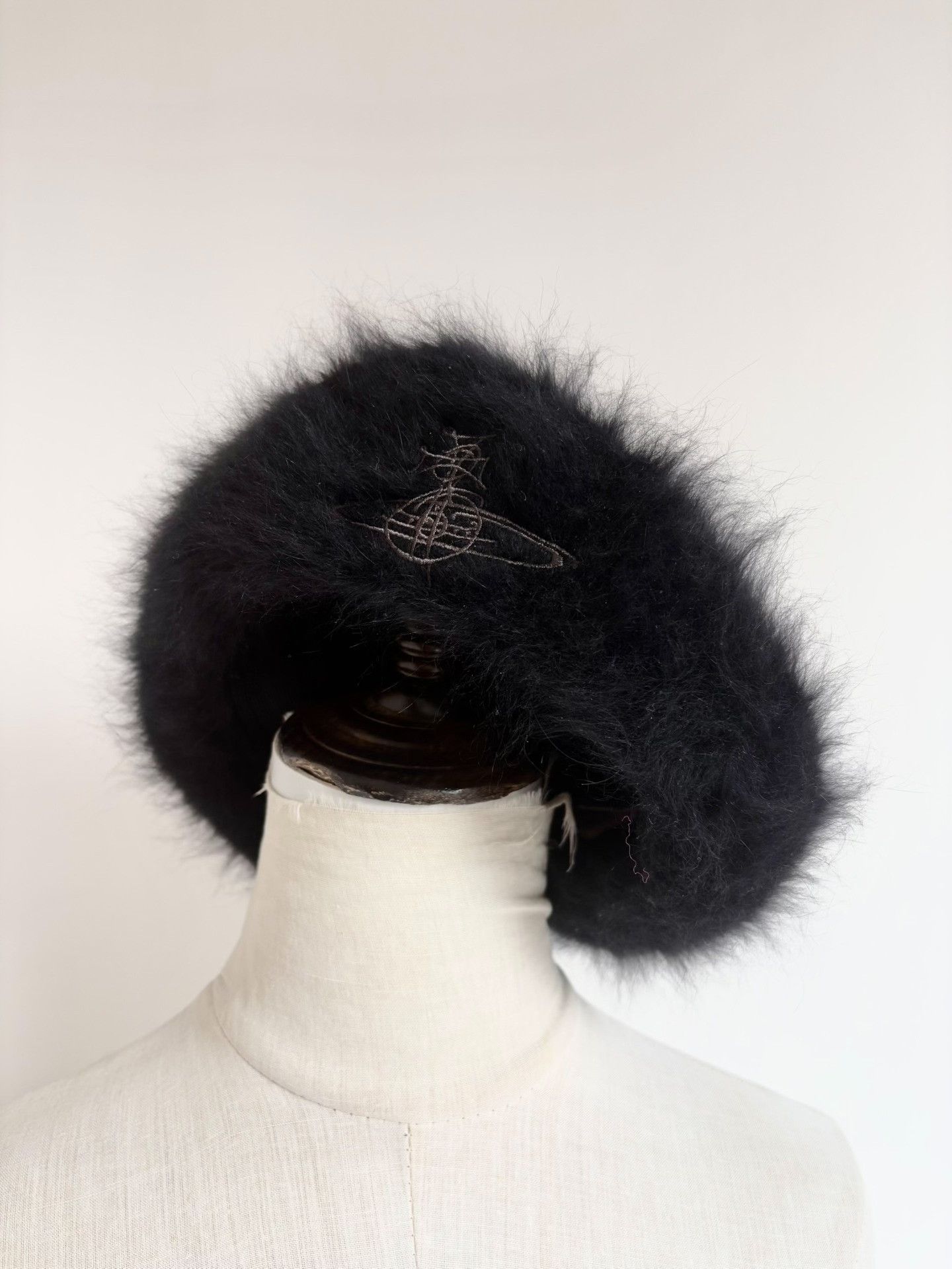 Vivienne Westwood Vivienne Westwood Vintage Black Faux Fur Beret Size ONE SIZE - 1 Thumbnail