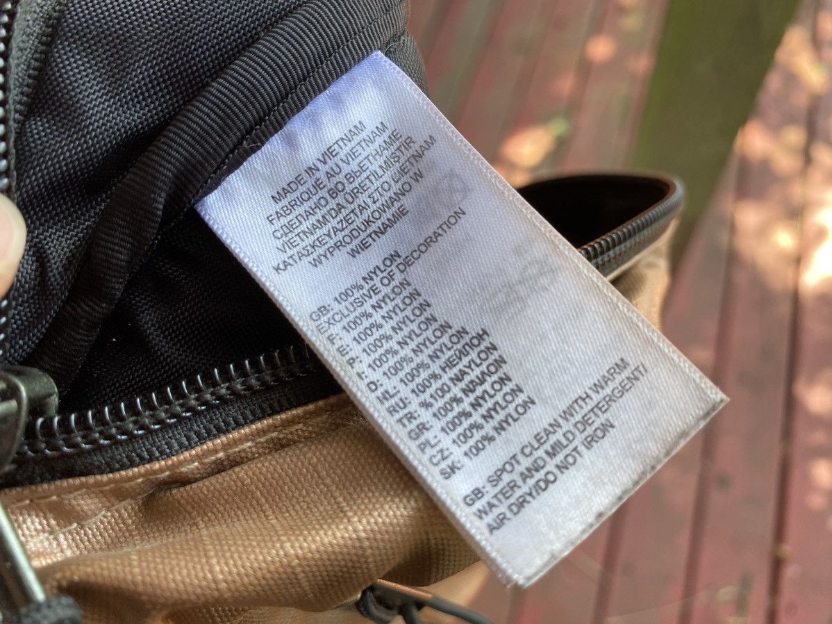 Supreme × The North Face Supreme The North Face Metallic Roo II Lumbar Pack Size ONE SIZE - 5 Thumbnail