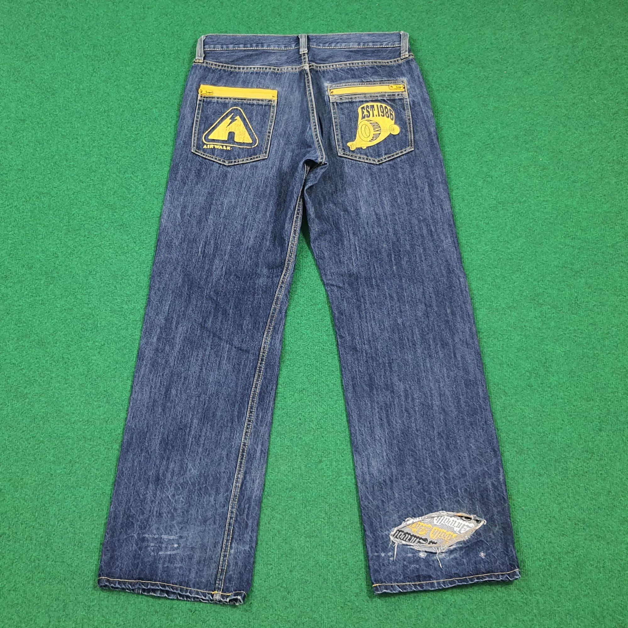 Airwalk Vintage Airwalk Skater Distressed Graphic Jeans C297N29 Size US 32 / EU 48 - 1 Thumbnail