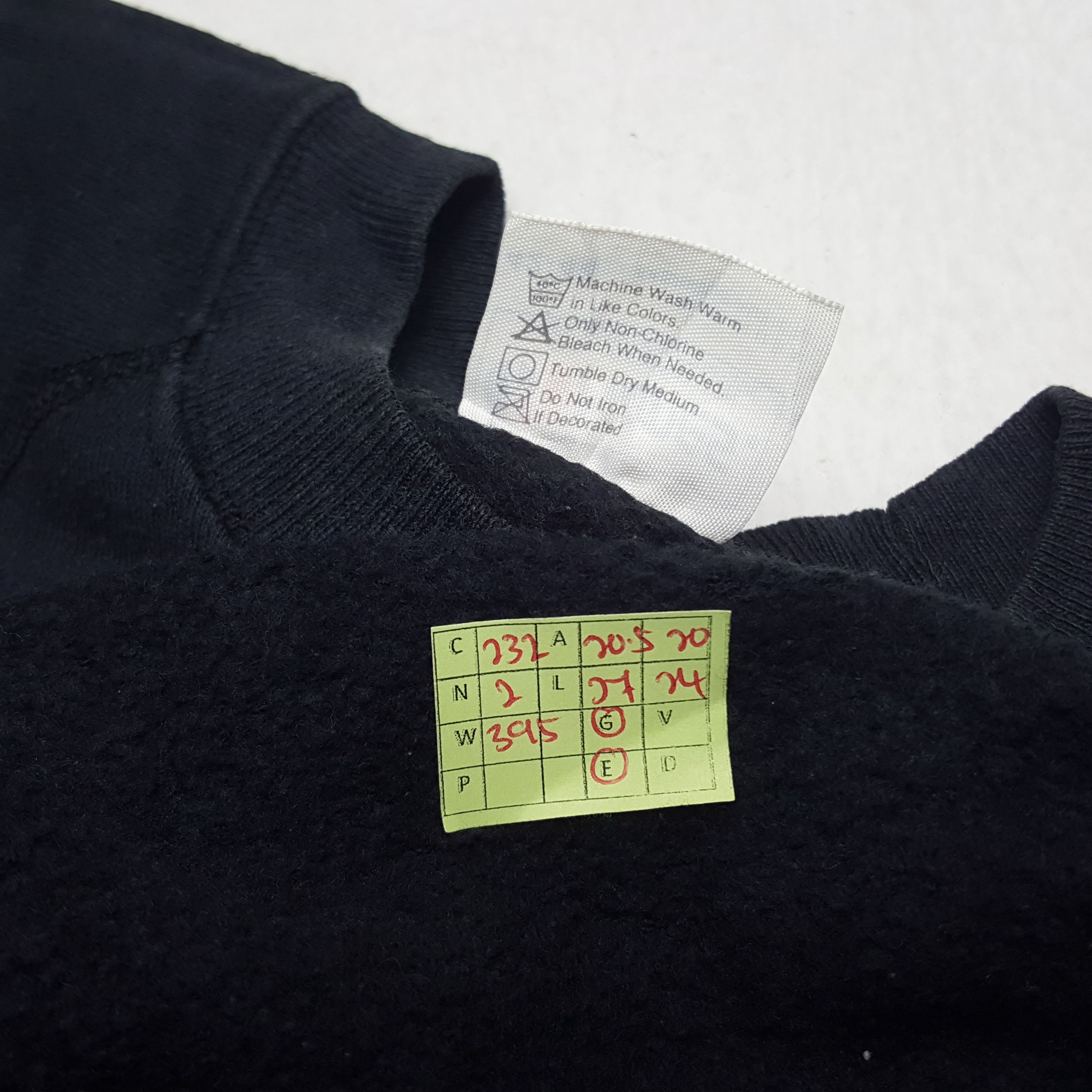 Hard Rock Cafe × Vintage Vintage 90's Hard Rock Cafe Maui Sweatshirt Size US S / EU 44-46 / 1 - 7 Thumbnail