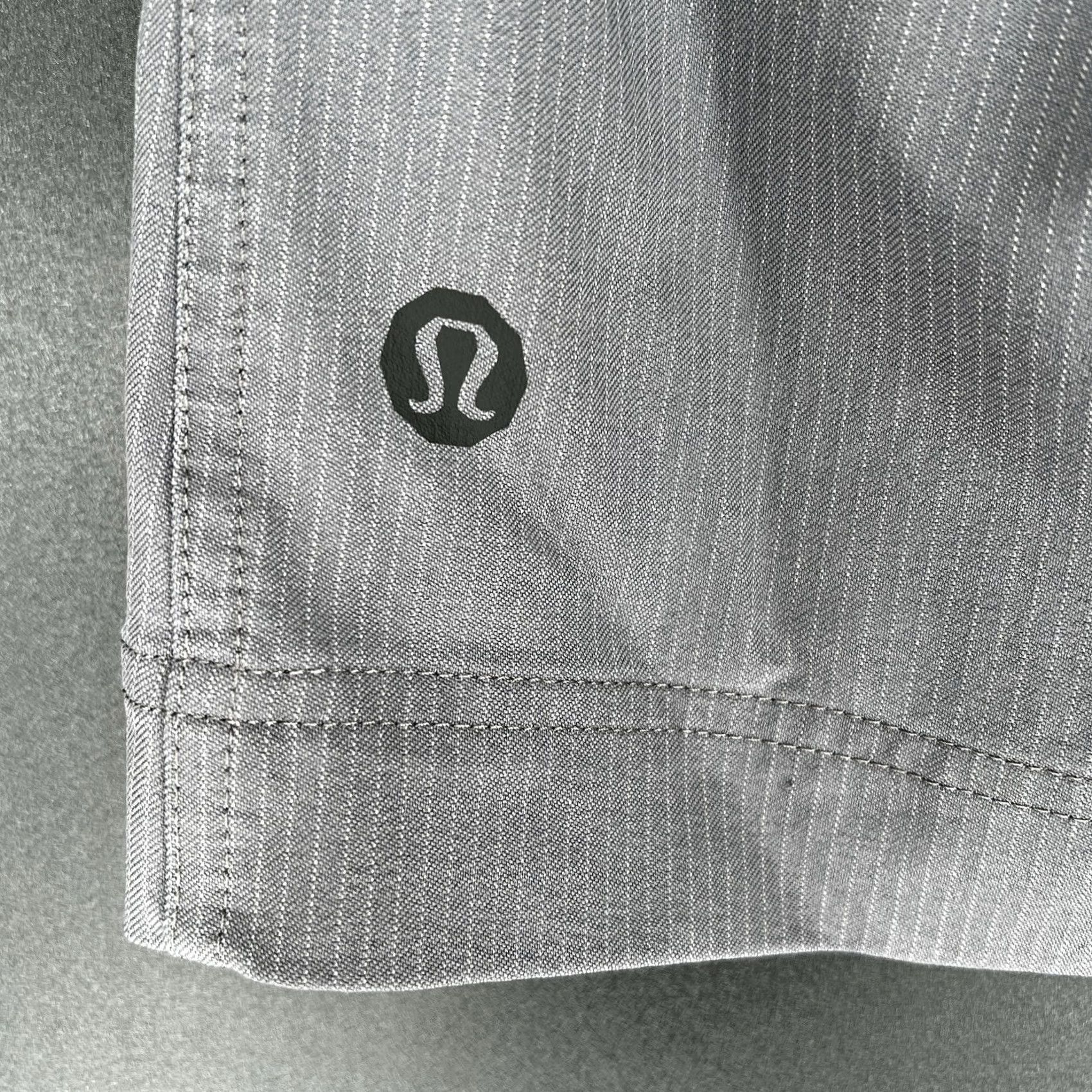 Lululemon Lululemon Cadence Commute Shorts Mens Cargo Utility Gray 32 10” Inseam Zip Pockets Size US 32 / EU 48 - 7 Thumbnail
