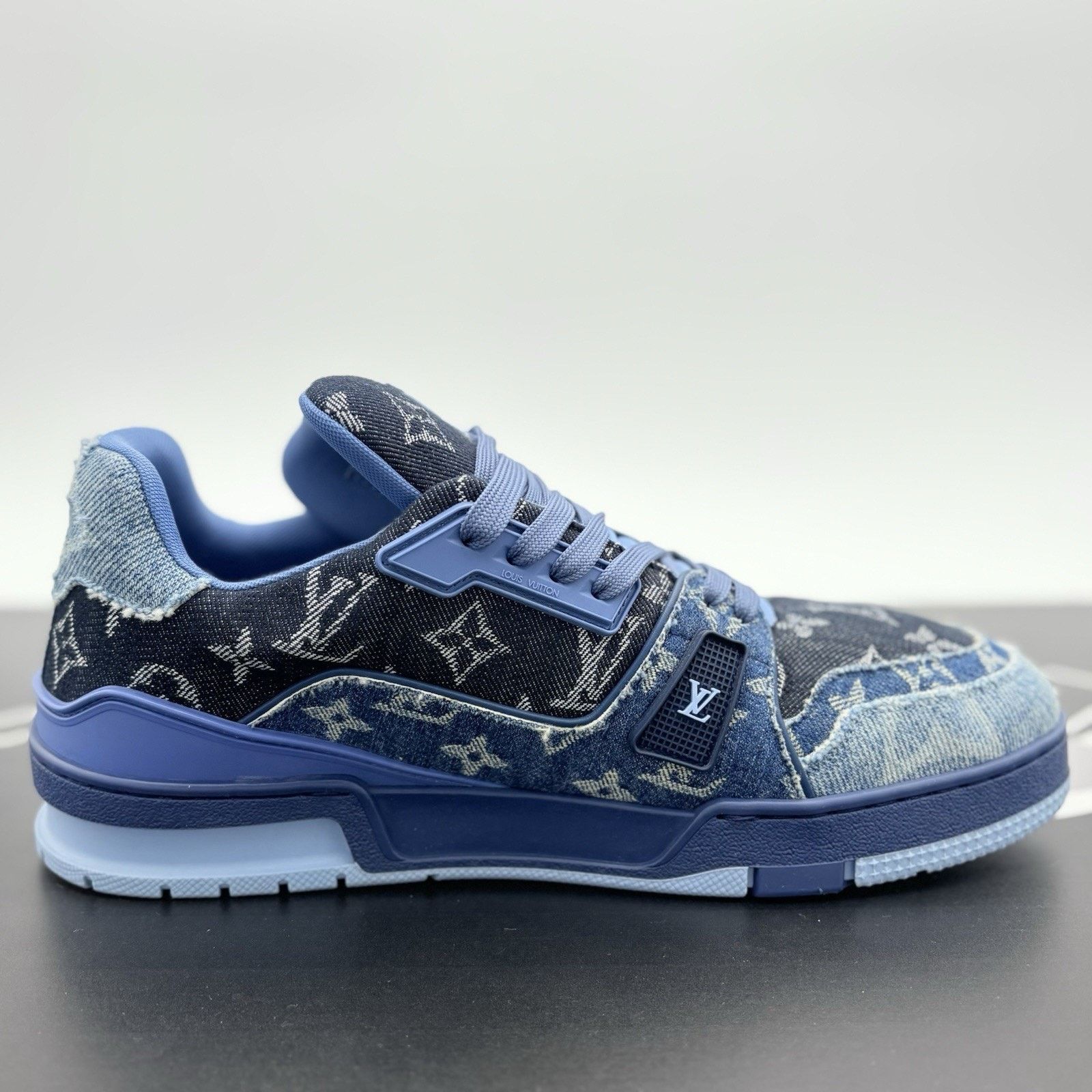 Louis Vuitton (9-9.5 US) Louis Vuitton Trainer ' Monogram Blue Denim ' Size US 9 / EU 42 - 10 Thumbnail