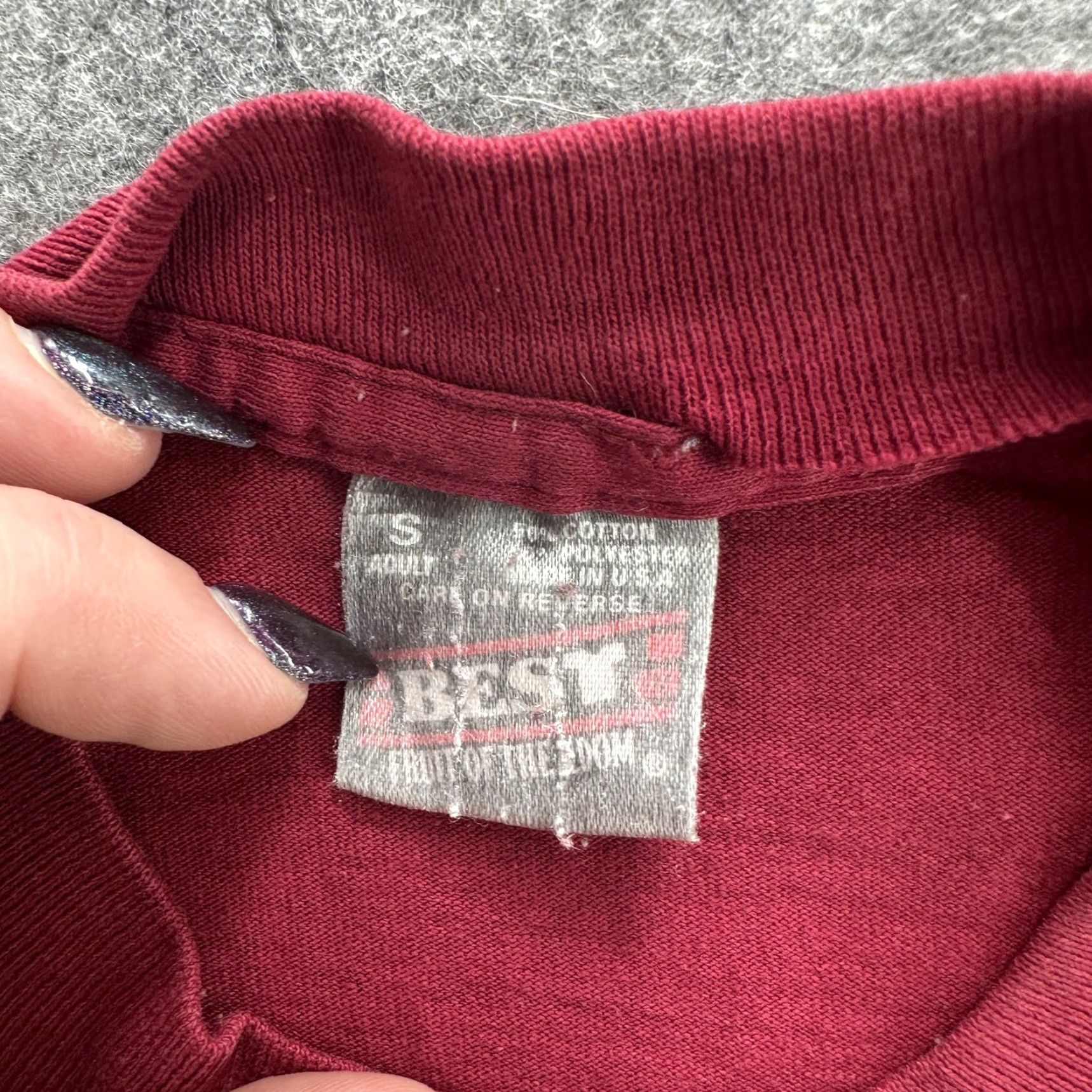 Fruit Of The Loom VINTAGE Fruit of the Loom T-Shirt Men Small Red Workwear Retro 90s Logo Short Sleeve Size US S / EU 44-46 / 1 - 6 Thumbnail
