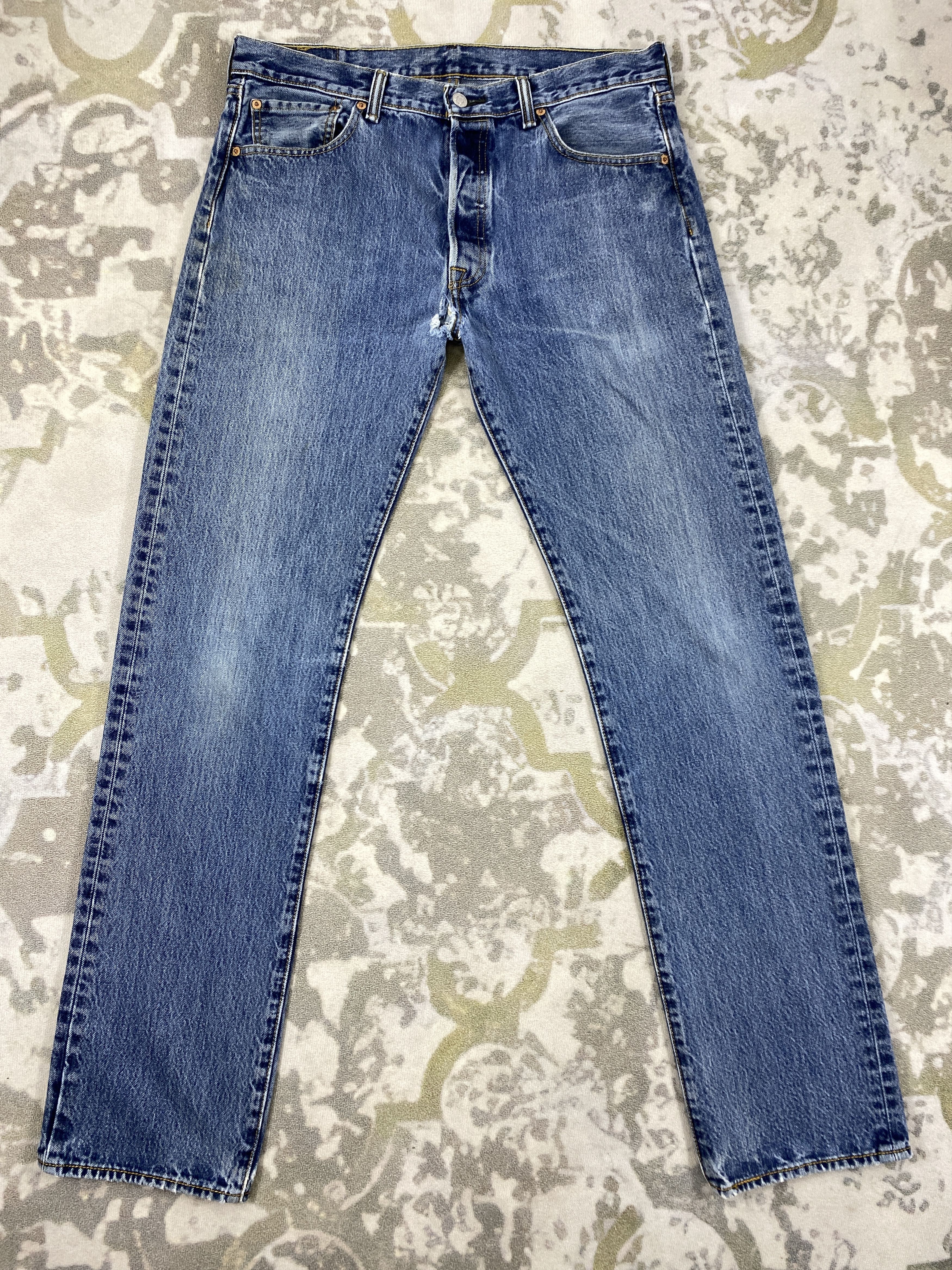 Vintage Blue Vintage Levi's 501 Jeans 35x34 Denim -JN2252 Size US 35 - 1 Thumbnail