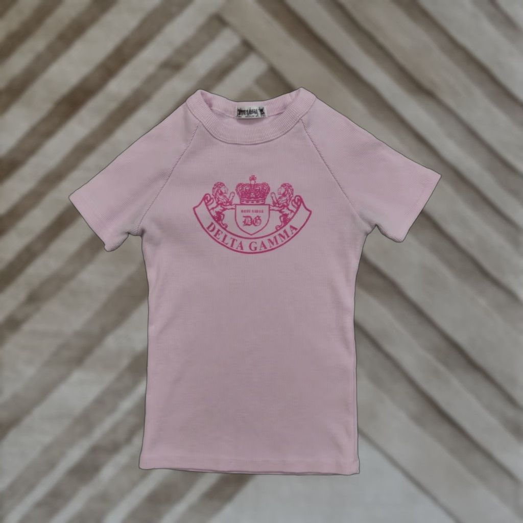 Delta VINTAGE Delta Gamma Shirt Womens M Pink Crest Sorority Y2K Hang Loose Hut T-Shirt Size M / US 6-8 / IT 42-44 - 1 Thumbnail