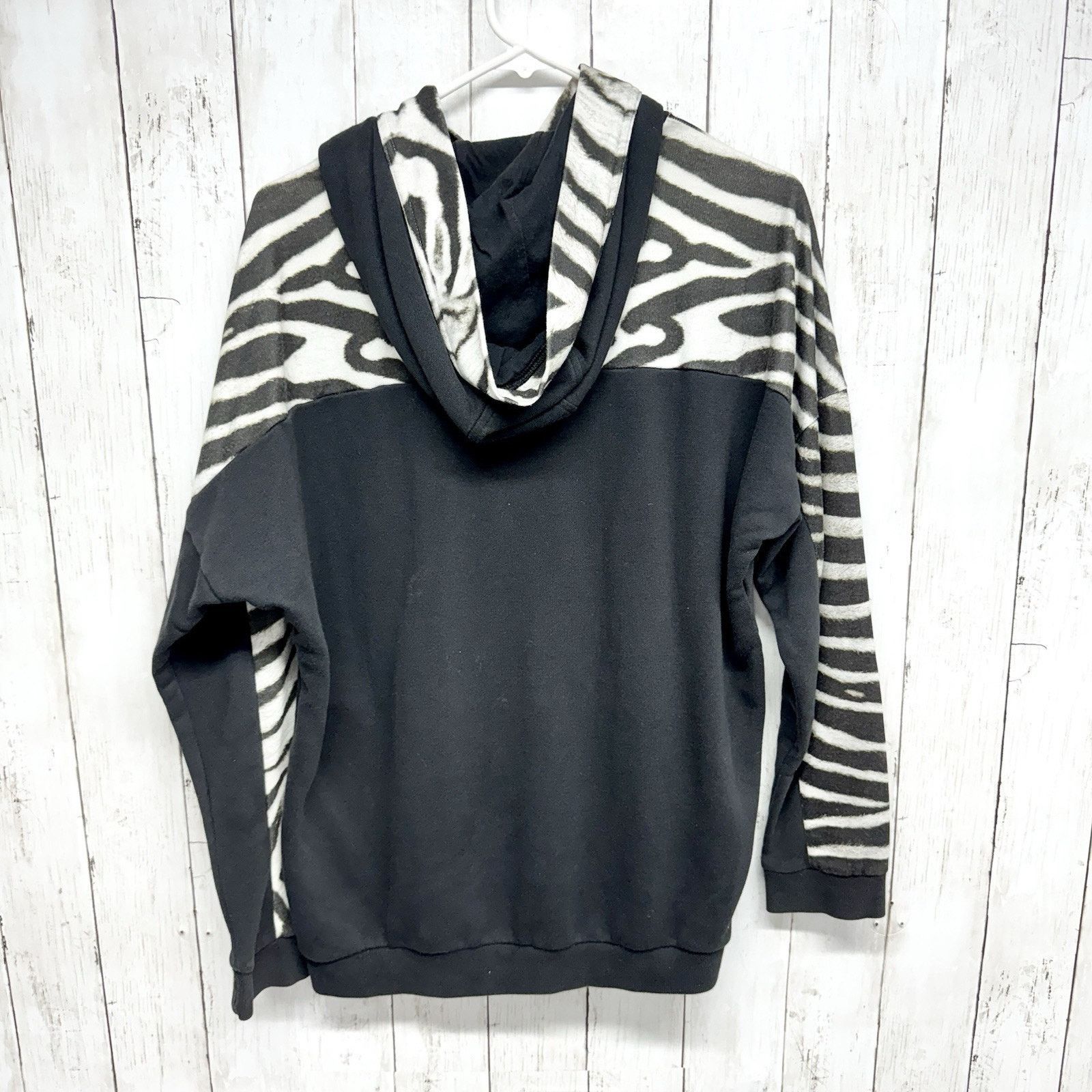 Adidas adidas Hoodie Size M Long Sleeve Cotton Zebra Double Pocket Size US M / EU 48-50 / 2 - 3 Thumbnail