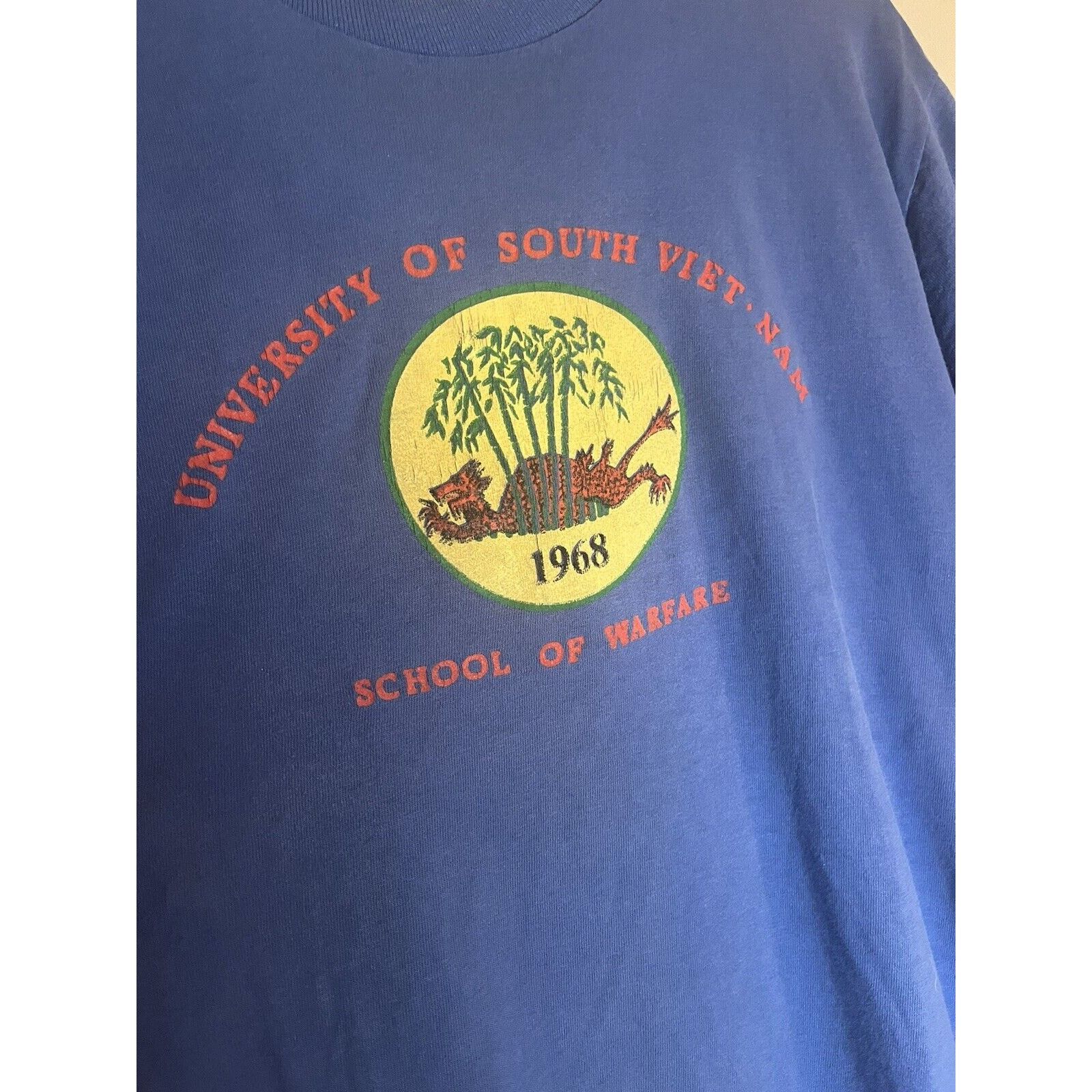 Vintage Vintage Vietnam War Shirt School Of Warfare Size Large Size US L / EU 52-54 / 3 - 1 Thumbnail