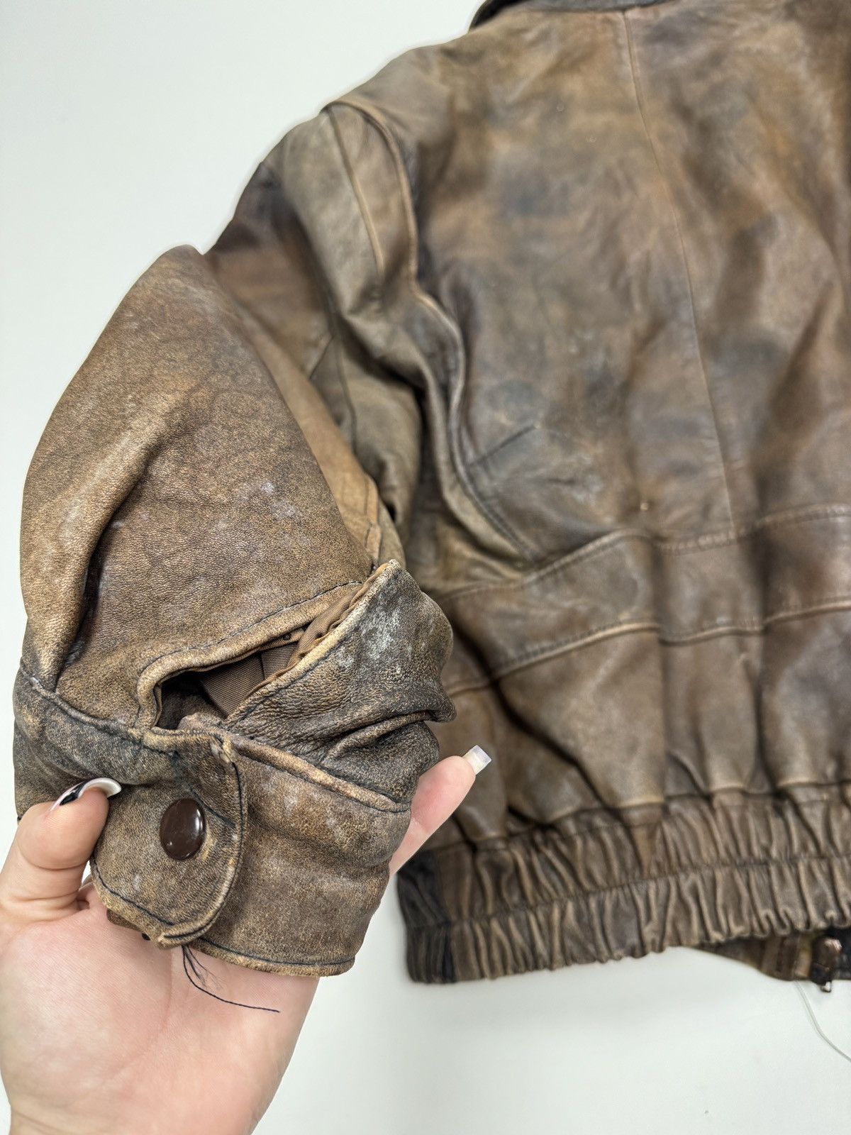 Other Vintage Leather Flight Jacket Patched Iconic Military Style Size US L / EU 52-54 / 3 - 11 Thumbnail