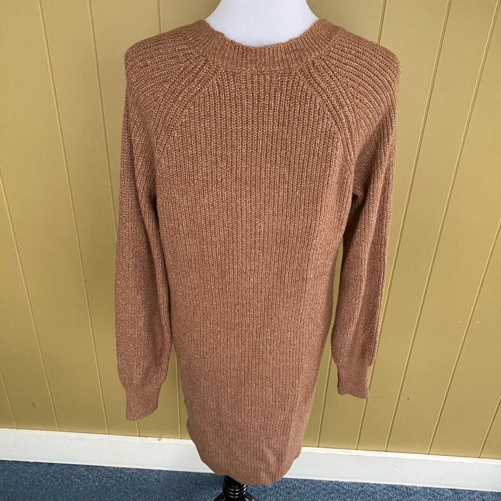 Old Navy Old Navy women S v-cut 3 button Longsleeve midi sweater dres Size S / US 4 / IT 40 - 7 Thumbnail