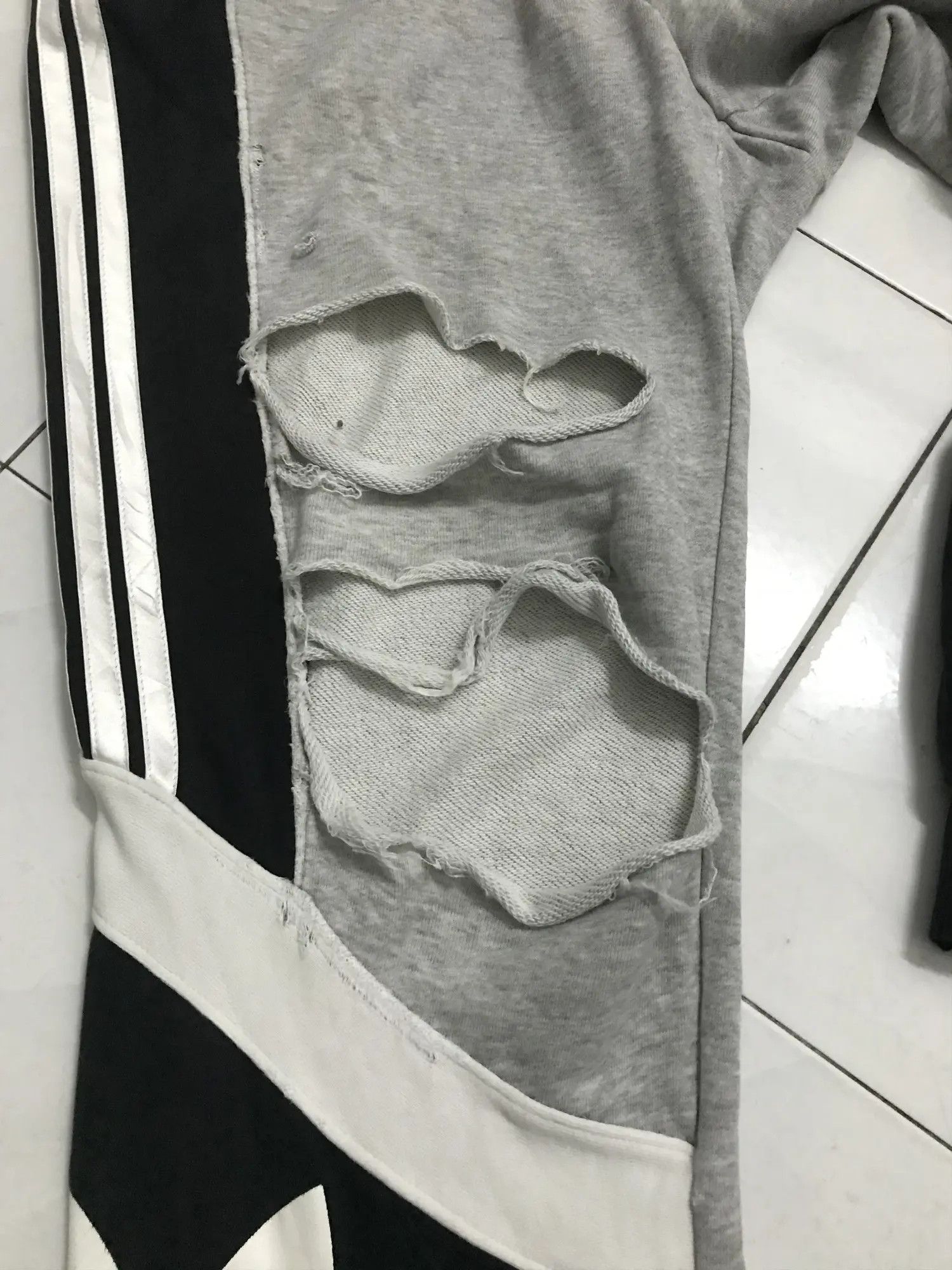 Adidas Adidas Trashed Distressed Jogger Size US 34 / EU 50 - 10 Thumbnail