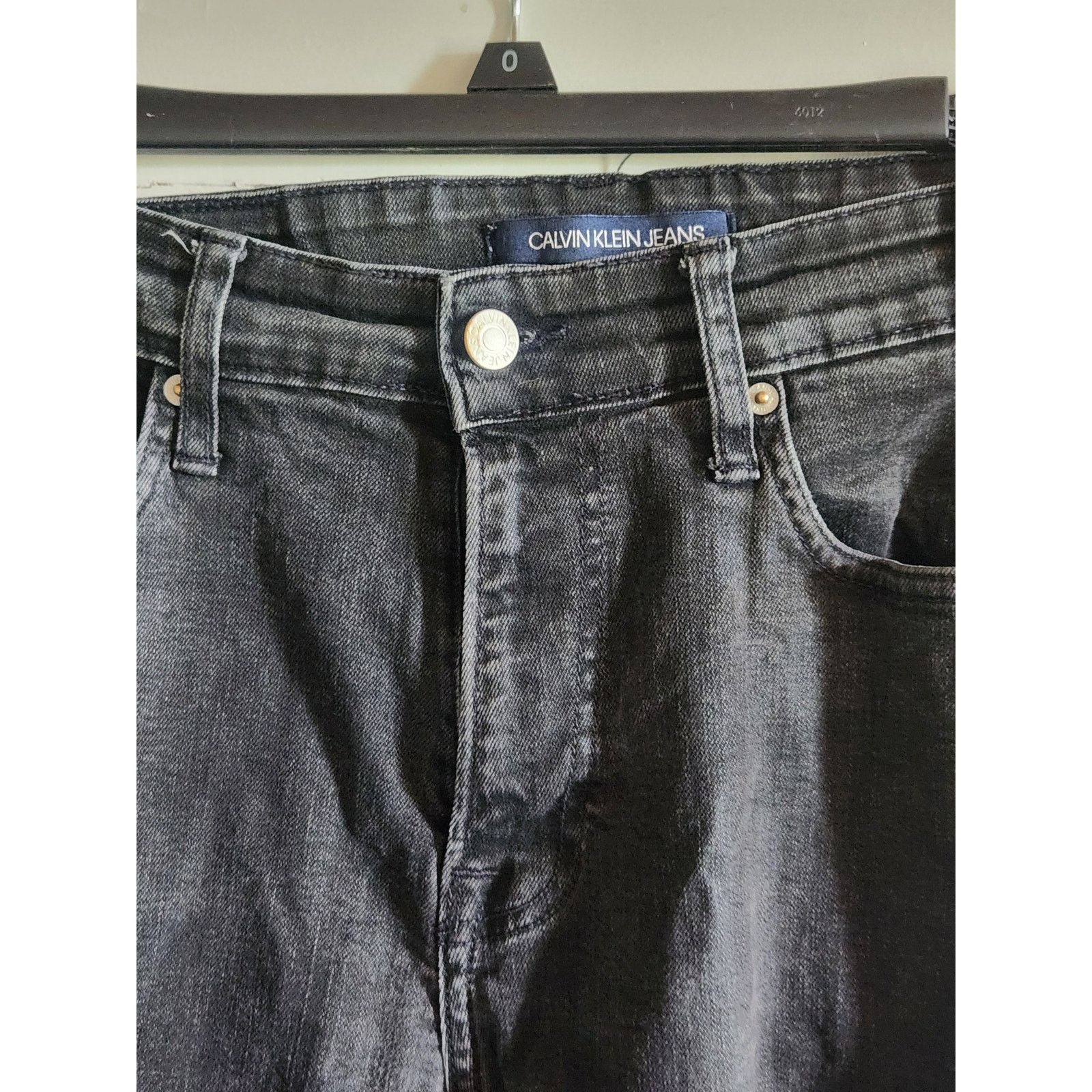 Calvin Klein Calvin Klein Men's Standard Straight Fit Vintage Jeans 32x30 Size US 32 / EU 48 - 2 Thumbnail